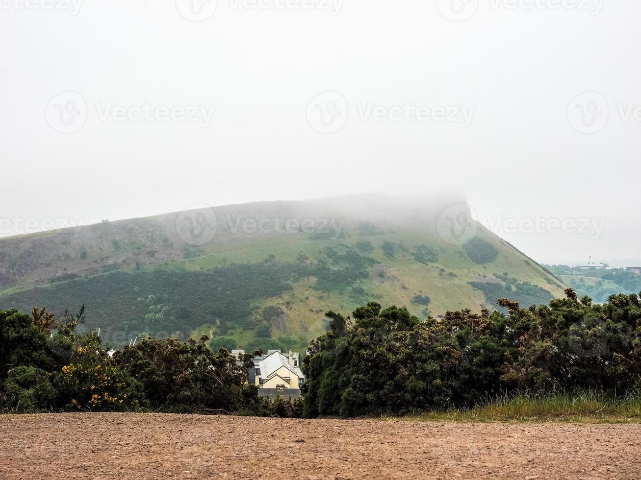 hdr arthur's seat vom calton hill in edinburgh aus gesehen foto