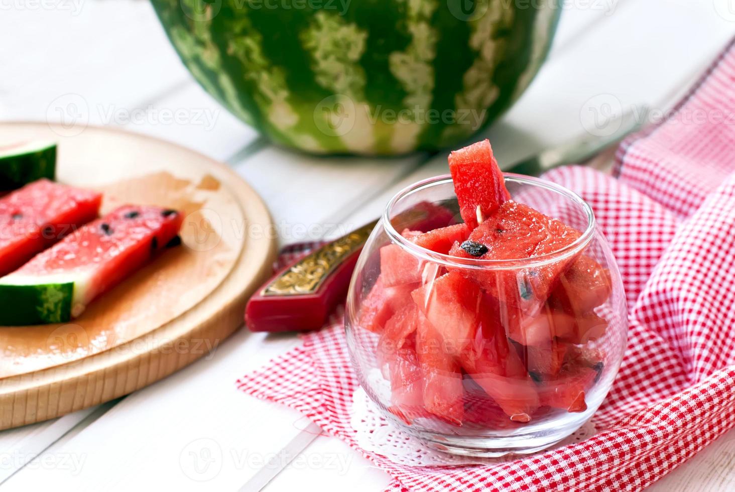 Sommerfruchtsalat aus Wassermelonenfleisch foto