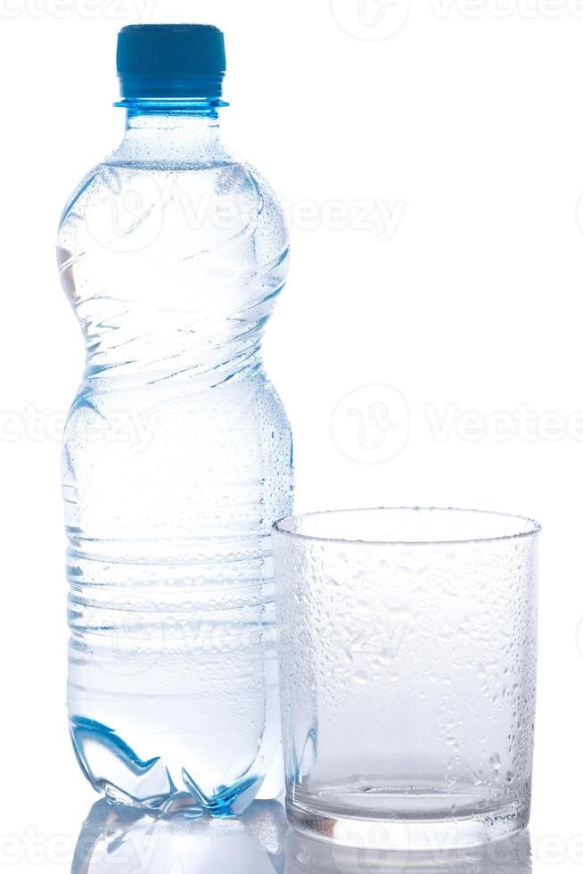 Flasche mit Wasser foto