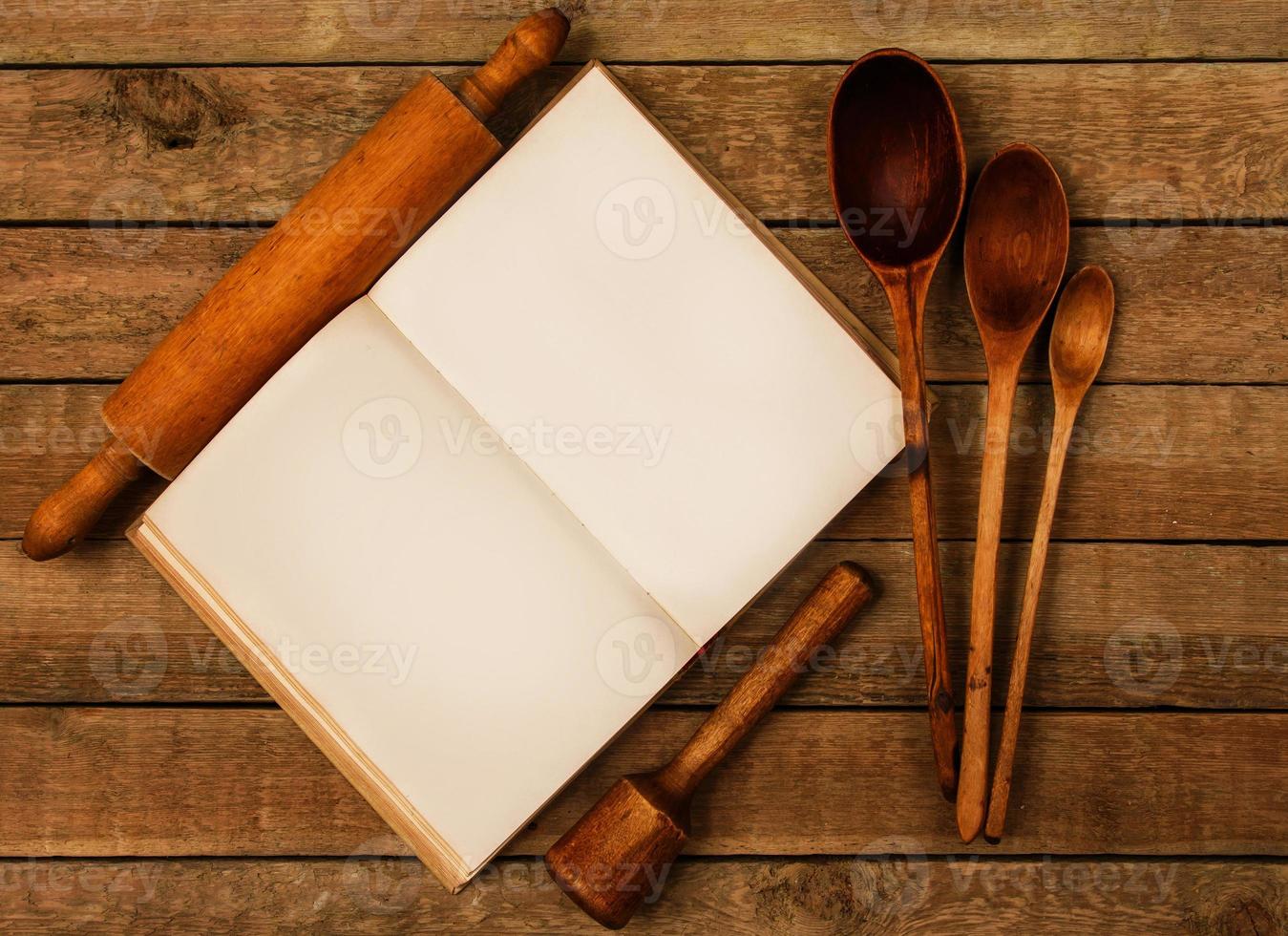Küchenutensilien aus Holz foto