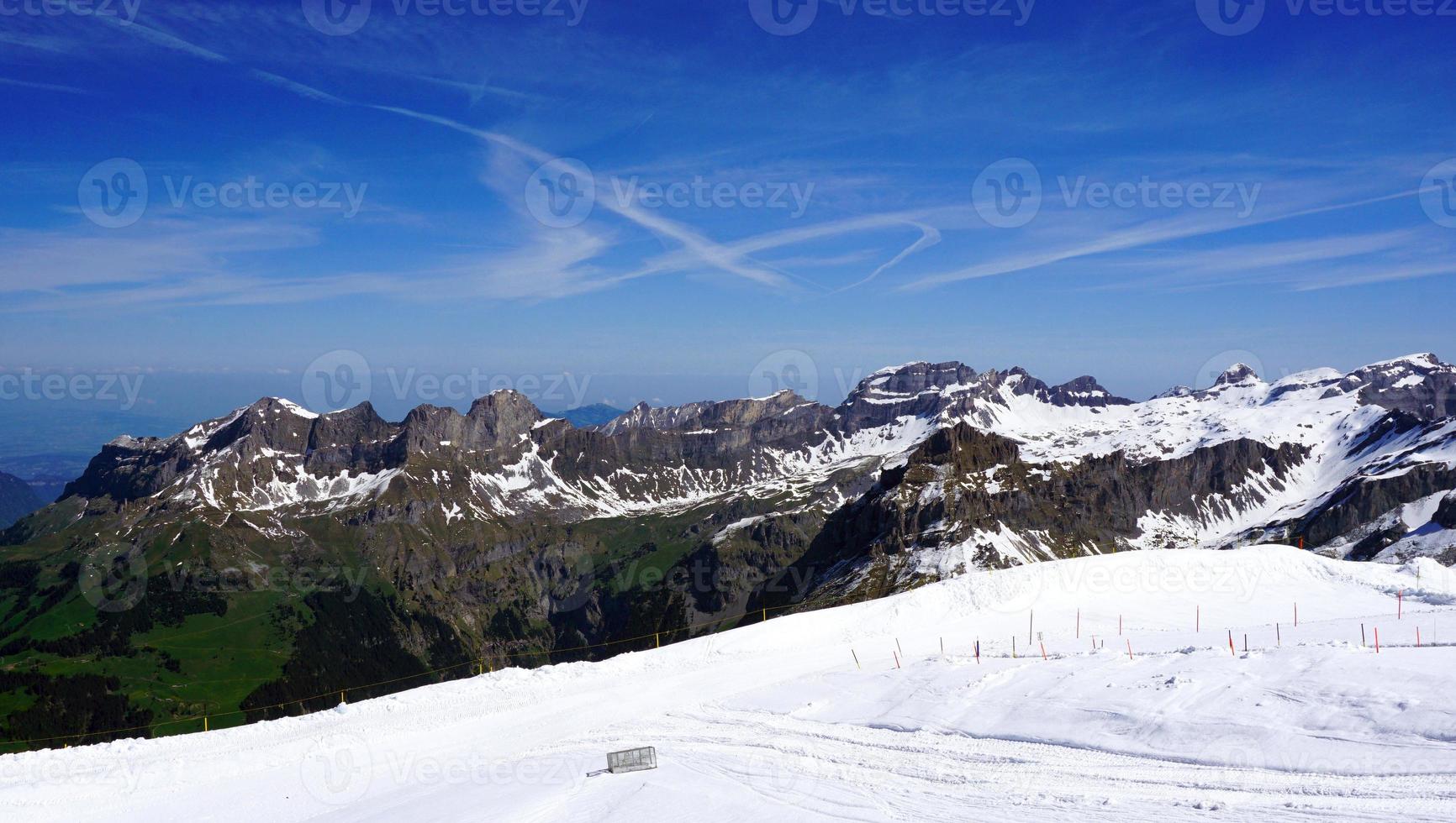 titlis schneegebirgslandschaft in der schweiz, europa foto