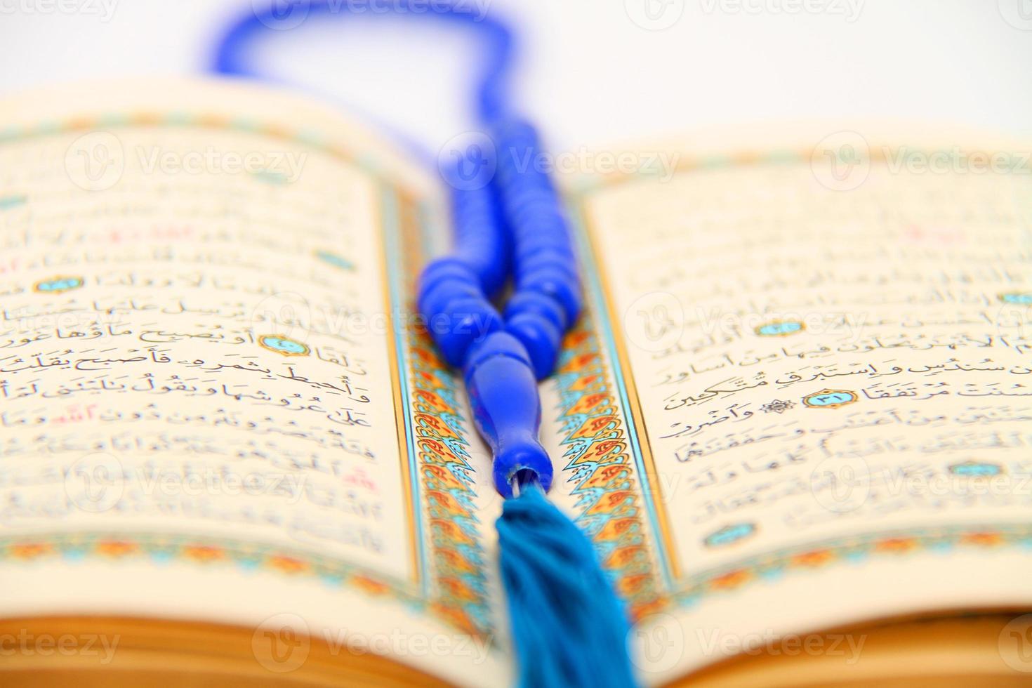 Rosenkranz und Koran foto
