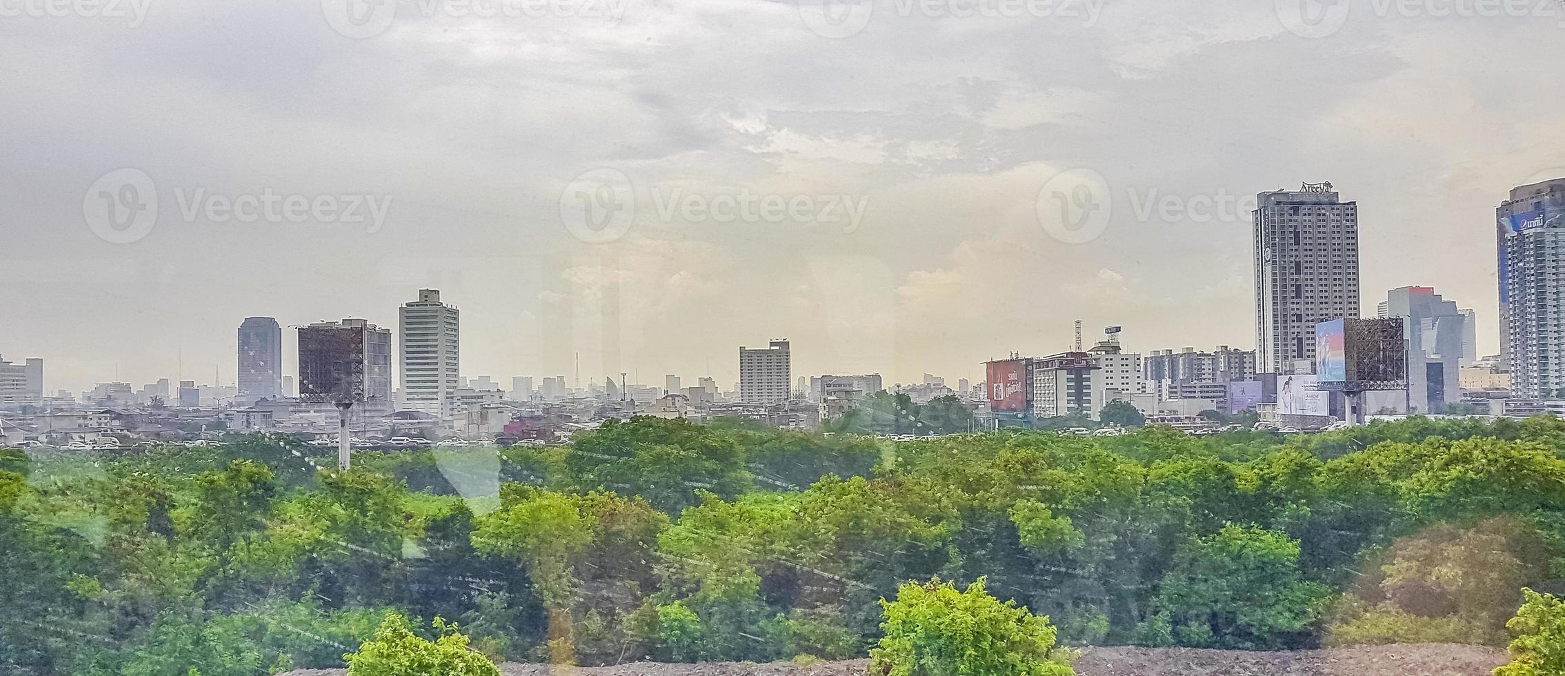 stadtpanorama bangkok. Wolkenkratzer, Stadtbild der Hauptstadt von Thailand. foto