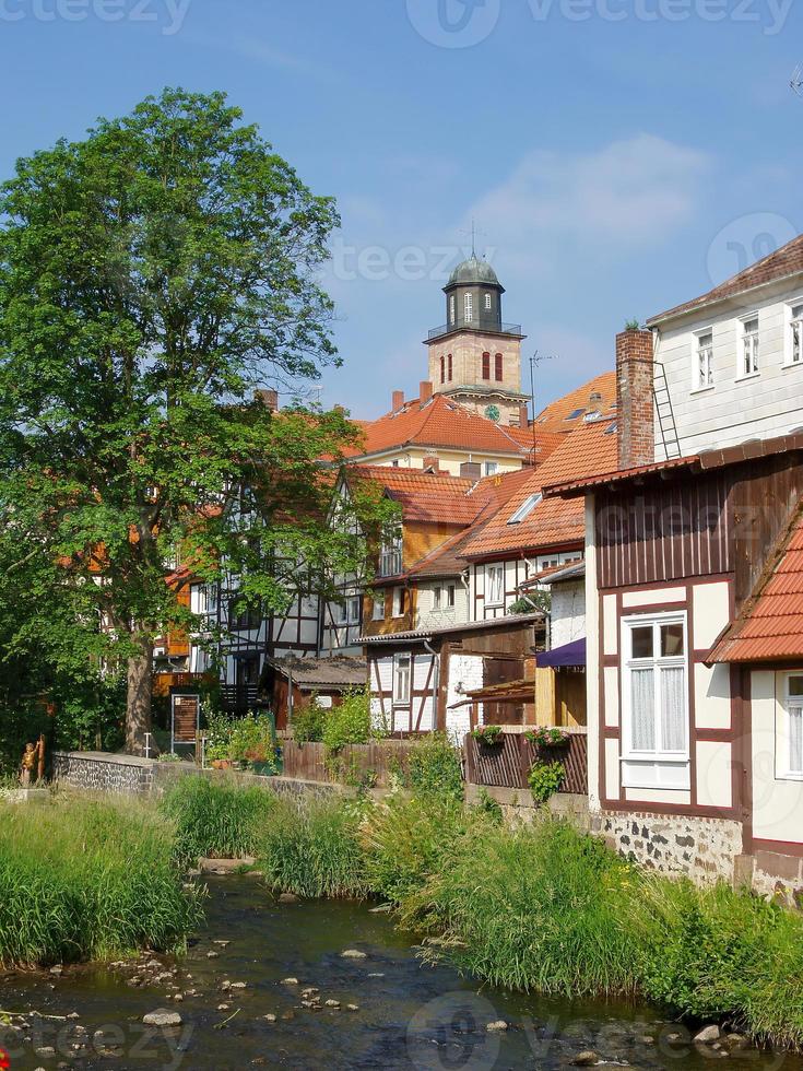 Blick auf das Dorf mit blauem Himmel foto