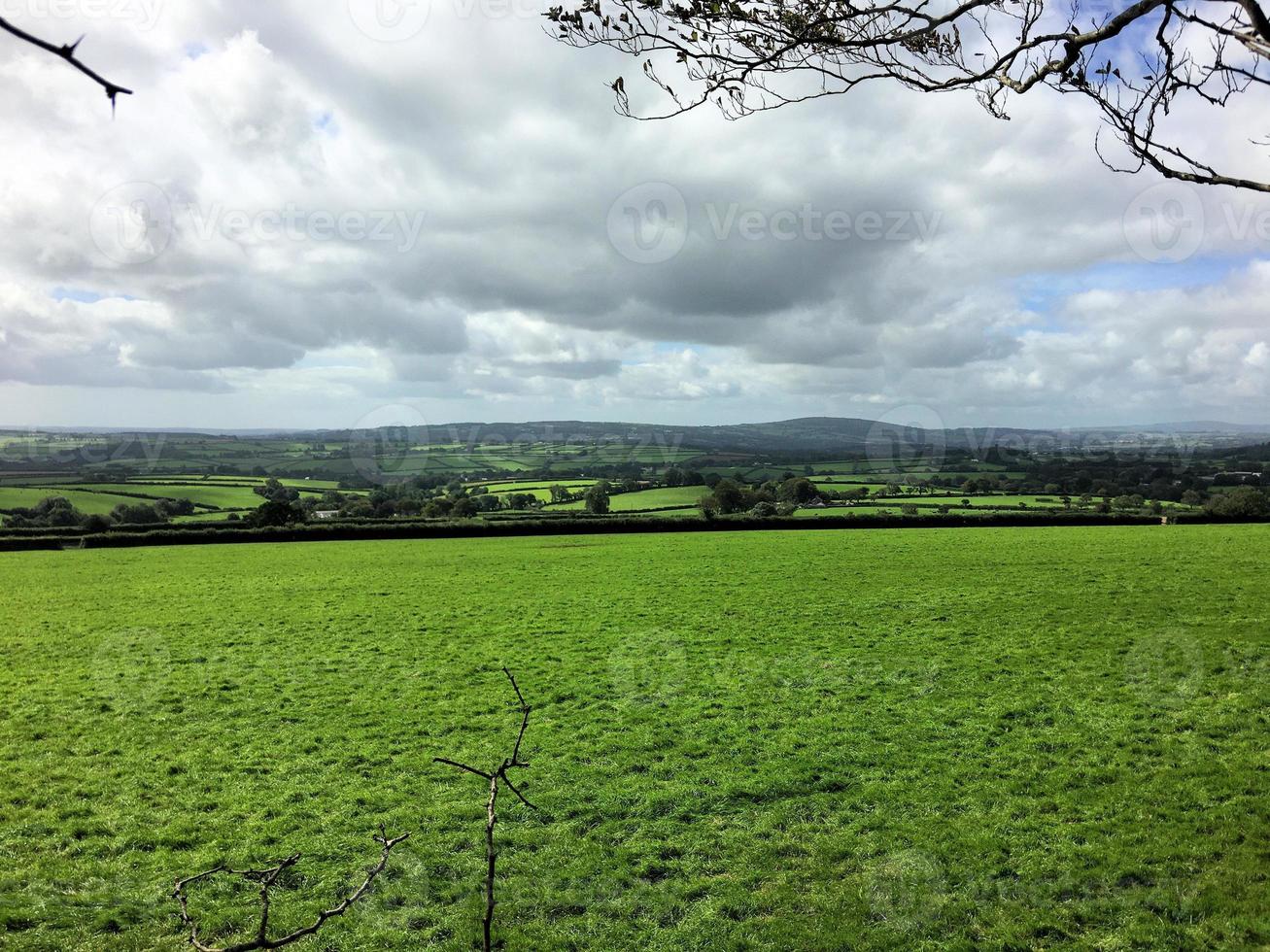 ein blick auf die landschaft von cornwall in der nähe von dartmoor foto