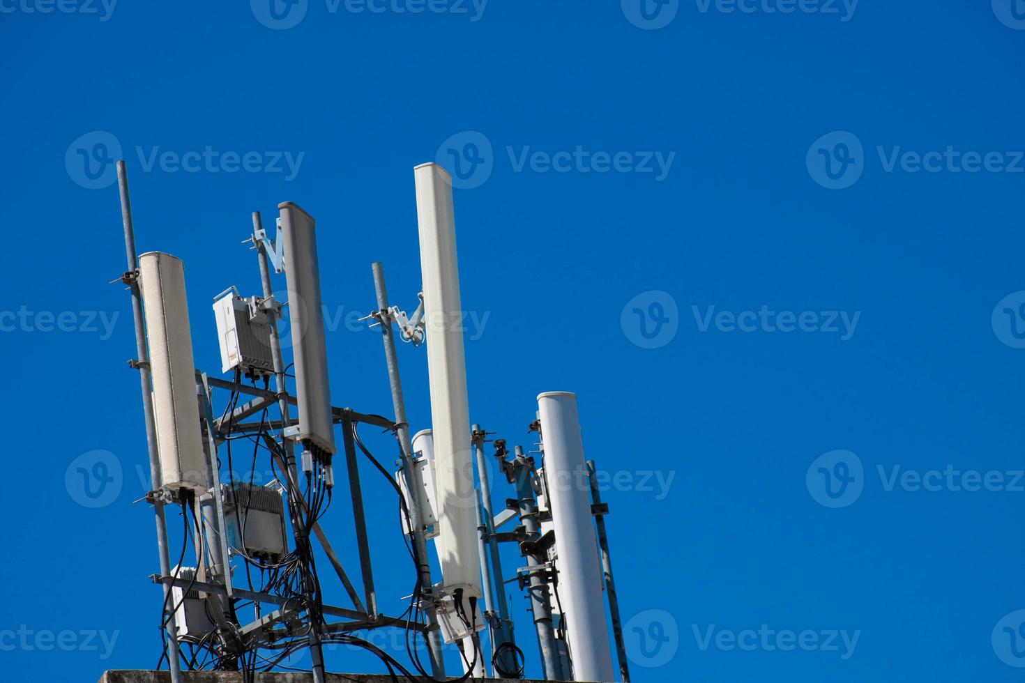 Fernmeldeturm von 4g und 5g Mobilfunk. Kommunikation über Antennenübertragung. Handy-Signal-Basisstation. foto