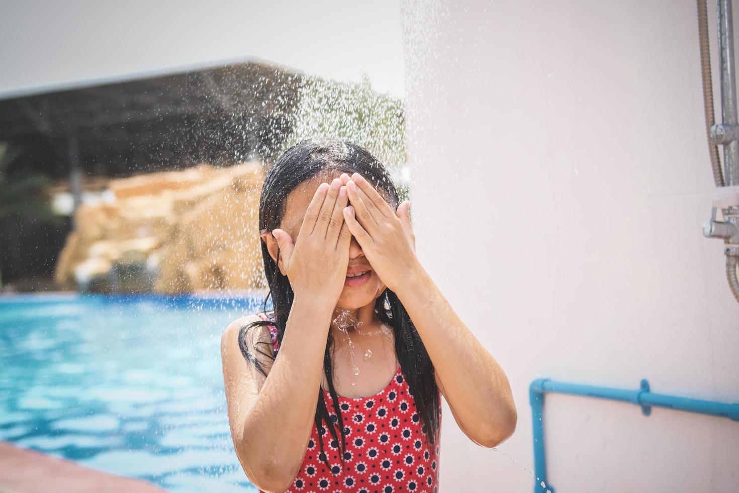 Kinderdusche im Badezimmer foto