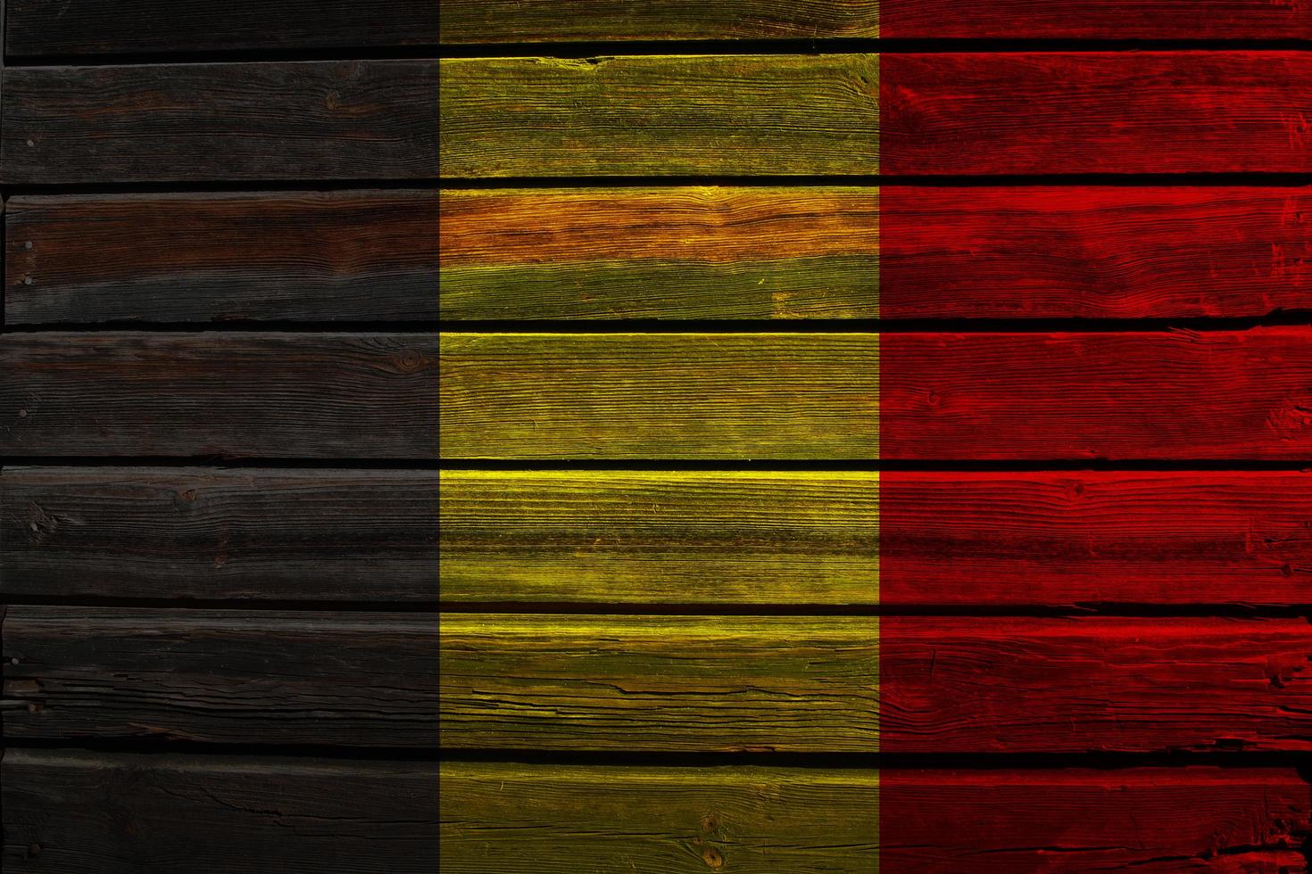 Flagge von Belgien auf Holz foto
