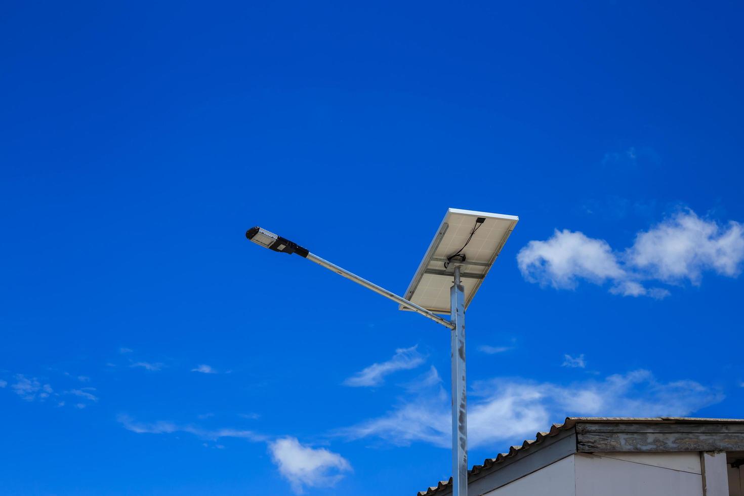 LED-Straßenbeleuchtung Netzteil Solarzellen foto