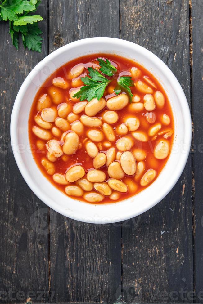 bohnen tomatensoße bohnengericht essen snack auf dem tisch kopierraum foto