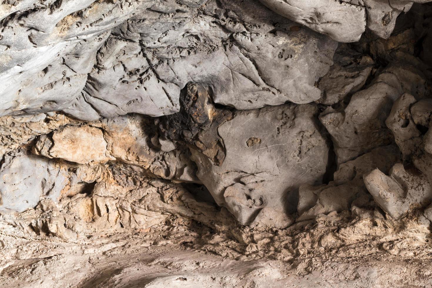 Loch Höhle Klippe. foto