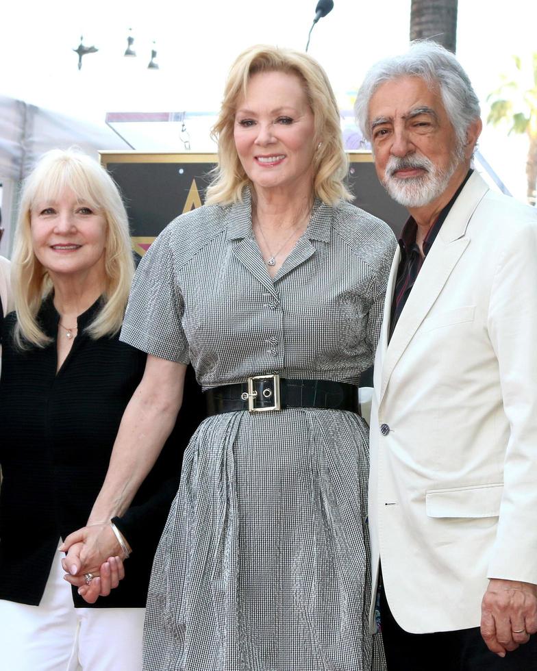 los angeles, 25. april - arlene mantegna, jean smart, joe mantegna bei der jean smart zeremonie auf dem hollywood walk of fame am 25. april 2022 in los angeles, ca foto