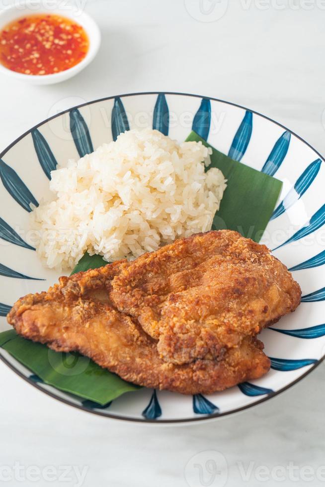 gebratenes Hähnchen mit Klebreis foto