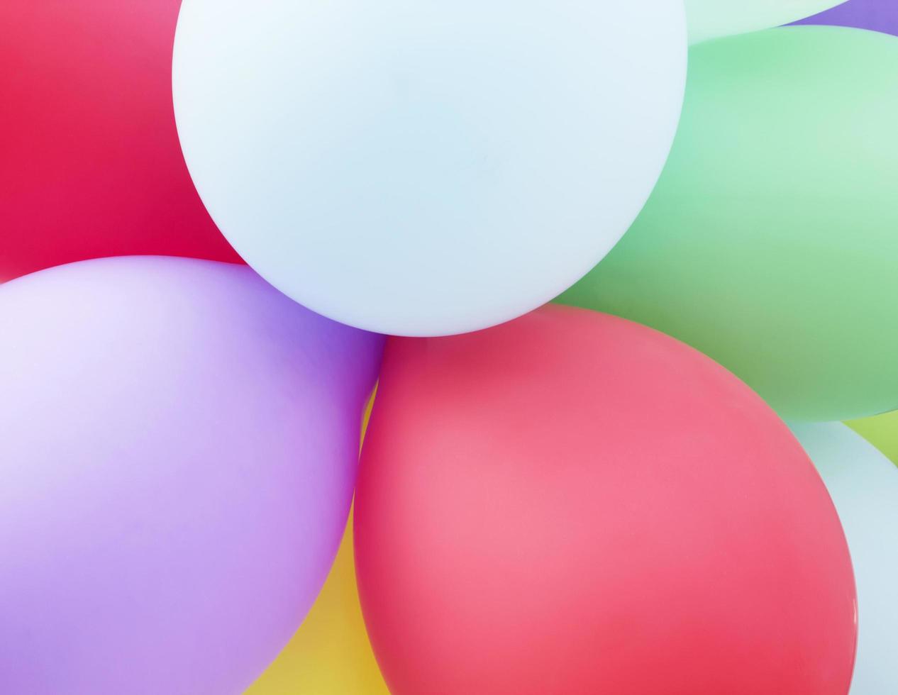 bunte Luftballons abstrakter Urlaub Party Hintergrund foto