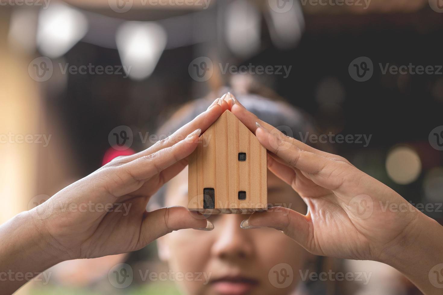 kleines haus design mit bokeh hintergrund kleines haus foto