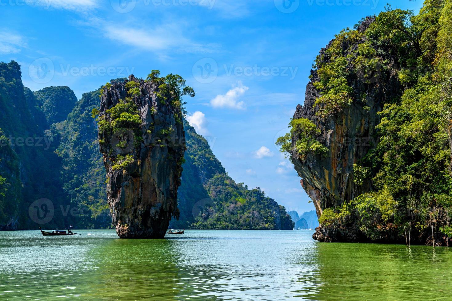 felsen auf der james-bond-insel, khao phing kan, ko tapu, ao phang-ng foto