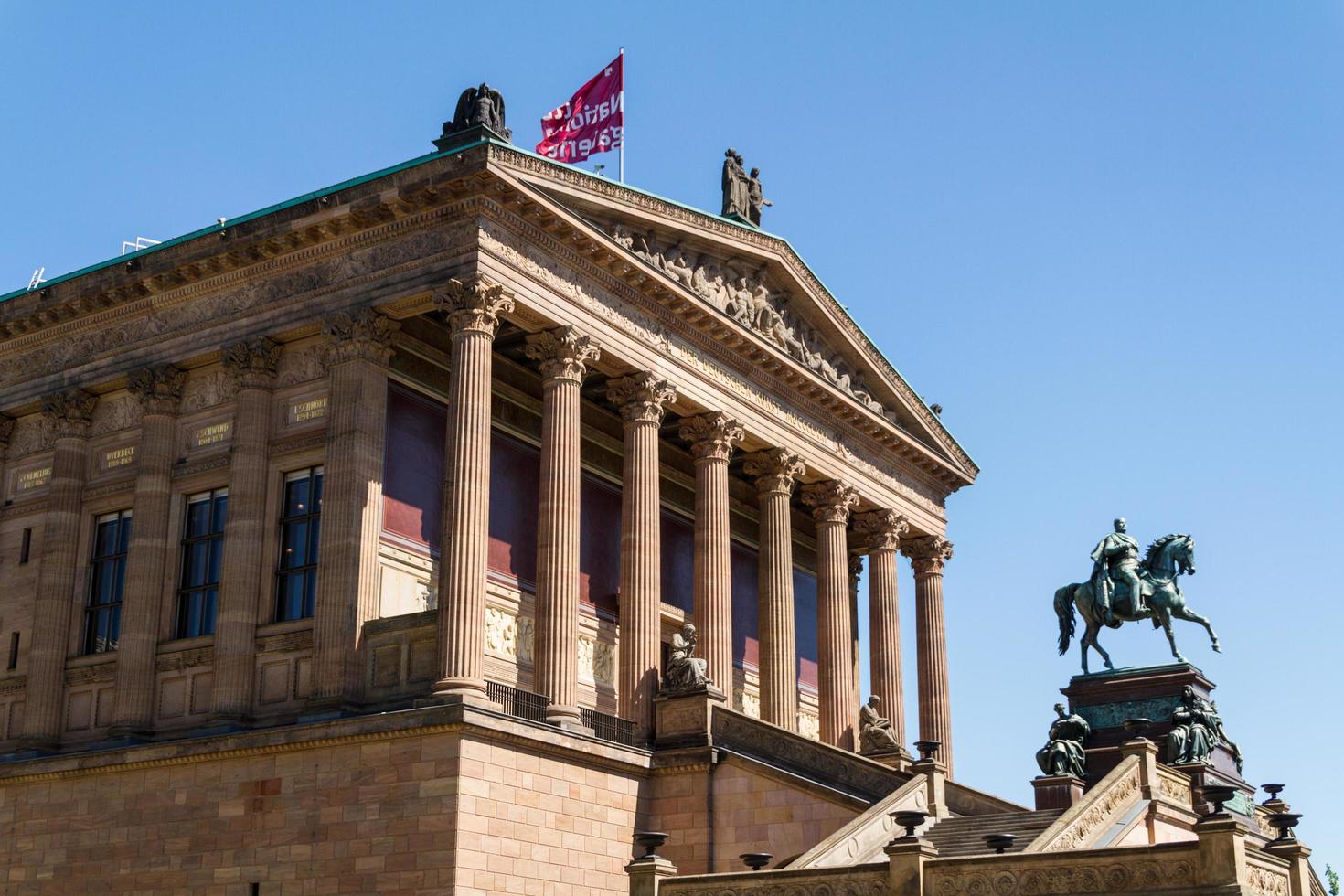 berlin, deutschland, 2020 - alte nationalgalerie auf museumsinse foto