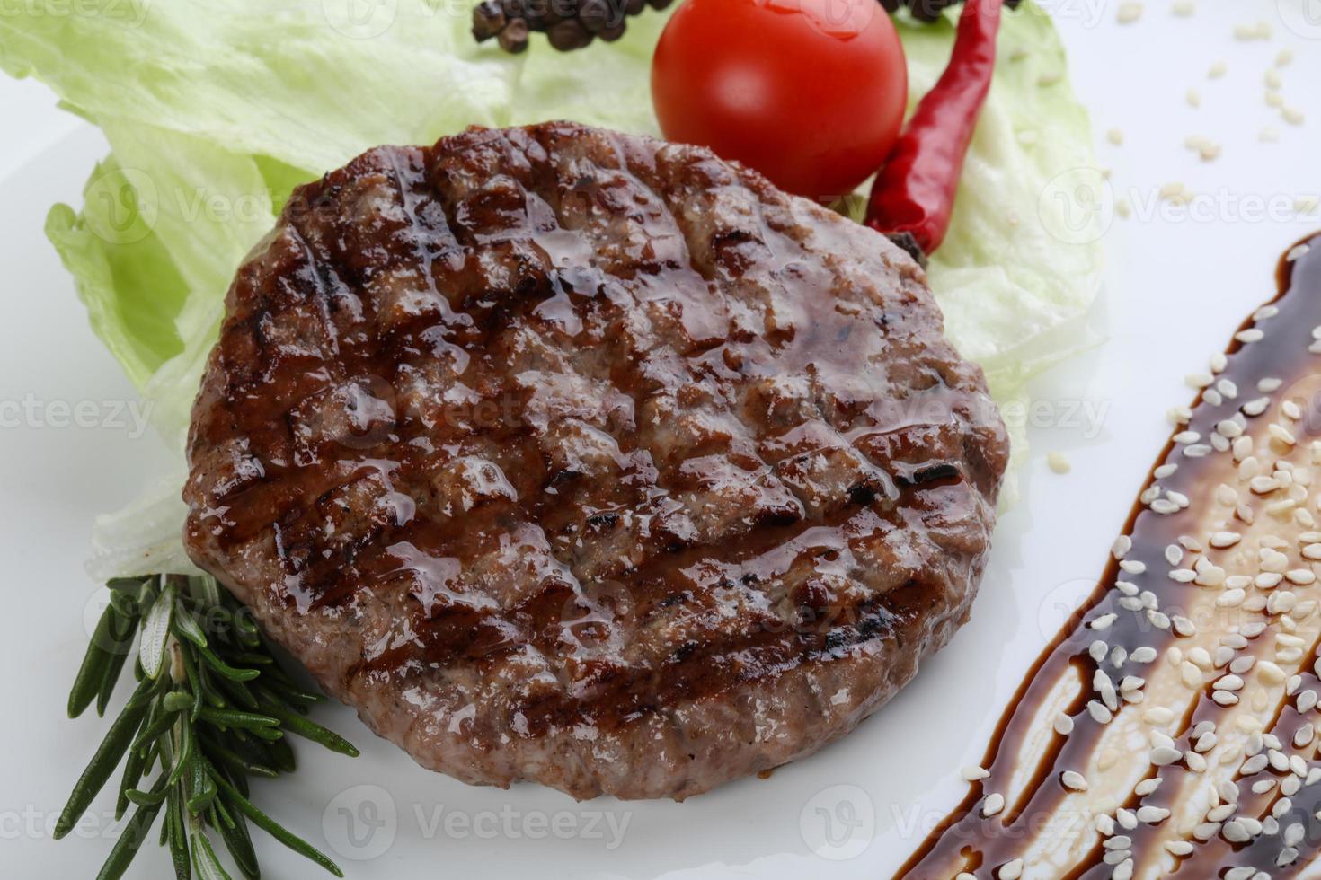 gegrilltes Burgerschnitzel foto