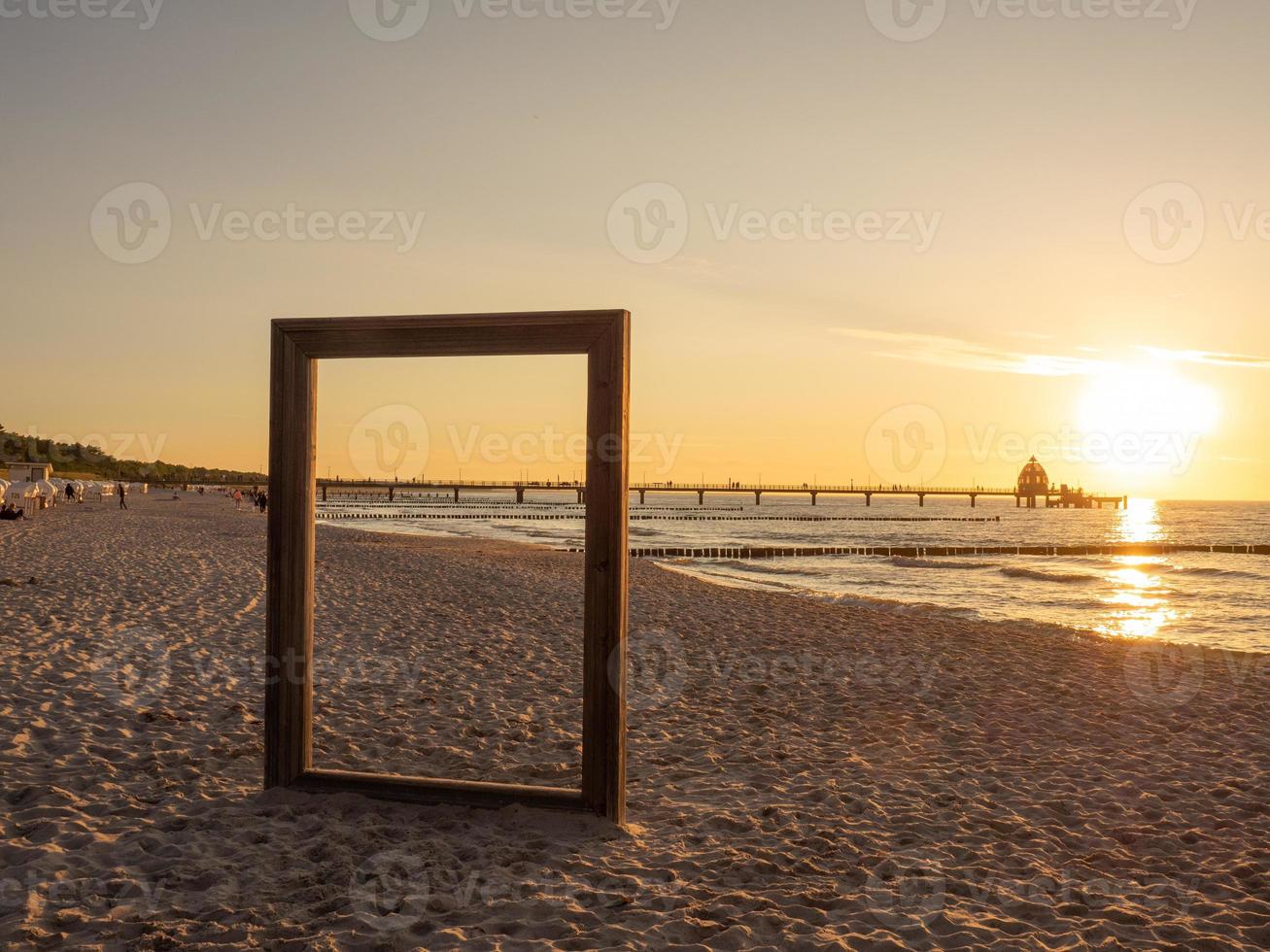 Sonnenuntergang am Strand von Ofzingst foto