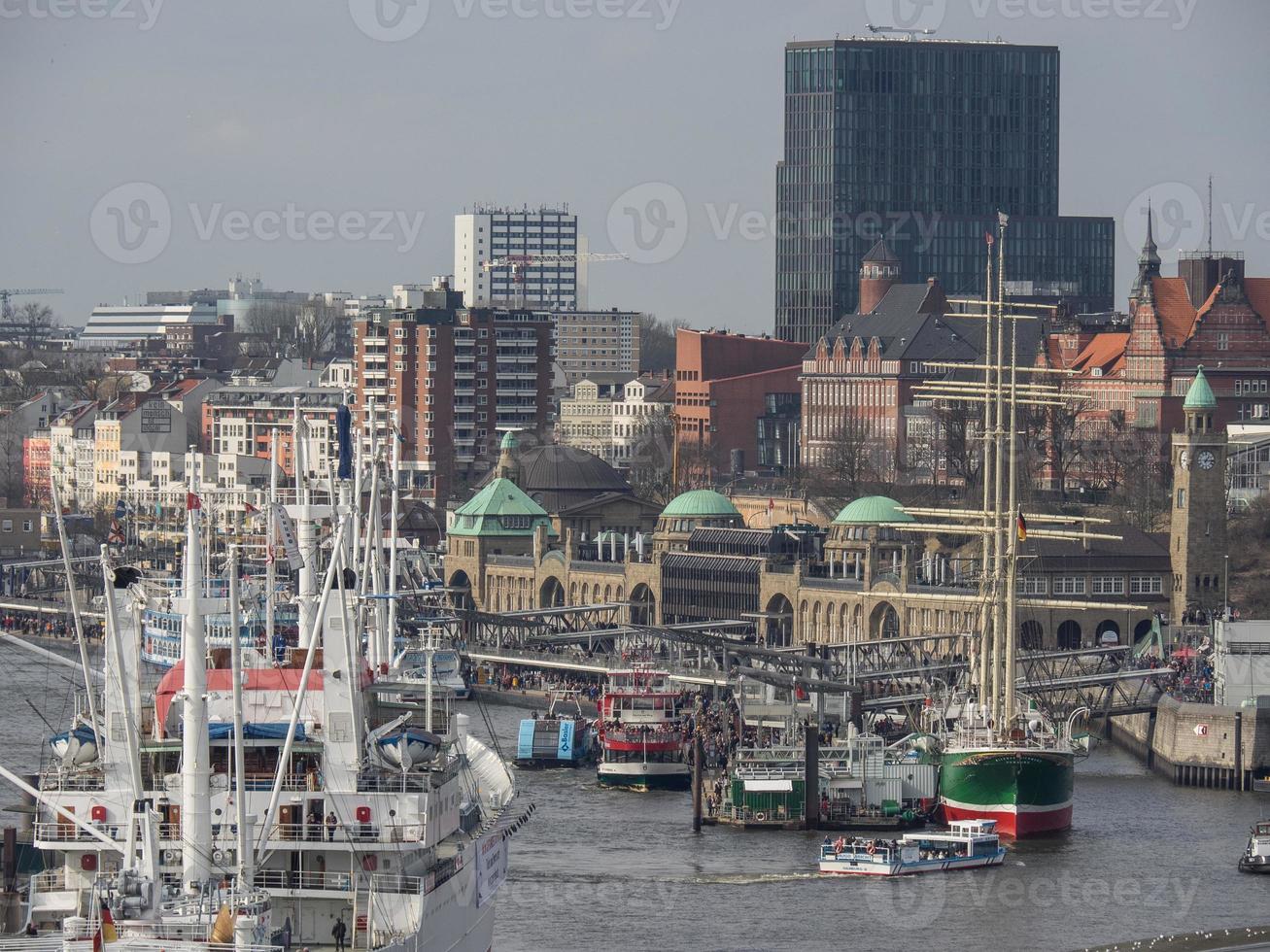 die stadt hamburg an der elbe foto