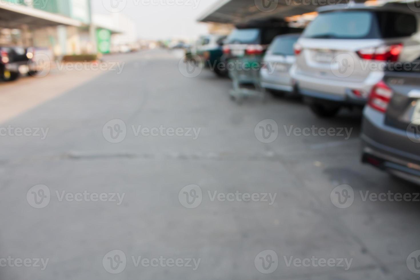 unscharfer städtischer Parkplatz im Freien foto