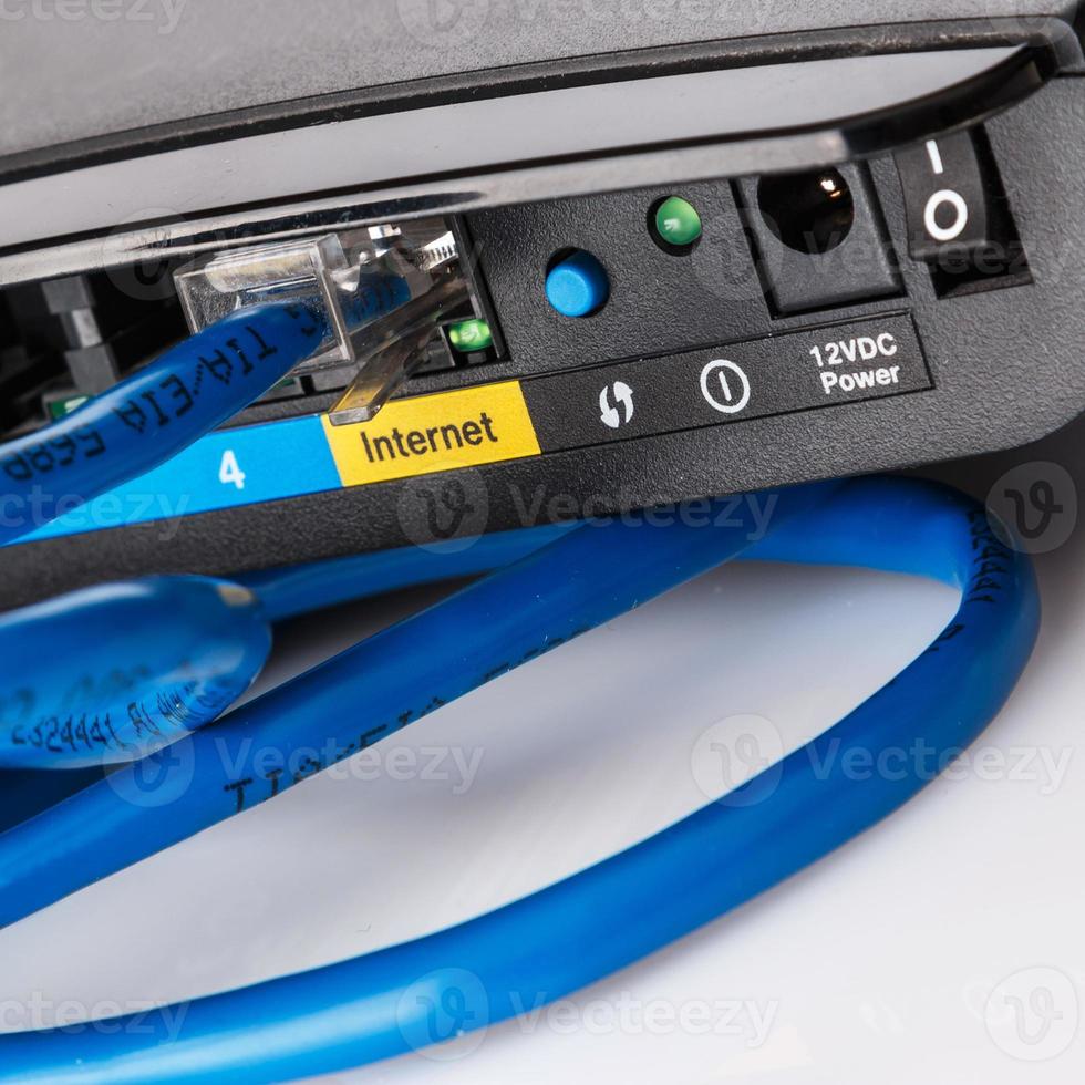 Router und Ethernetkabel foto