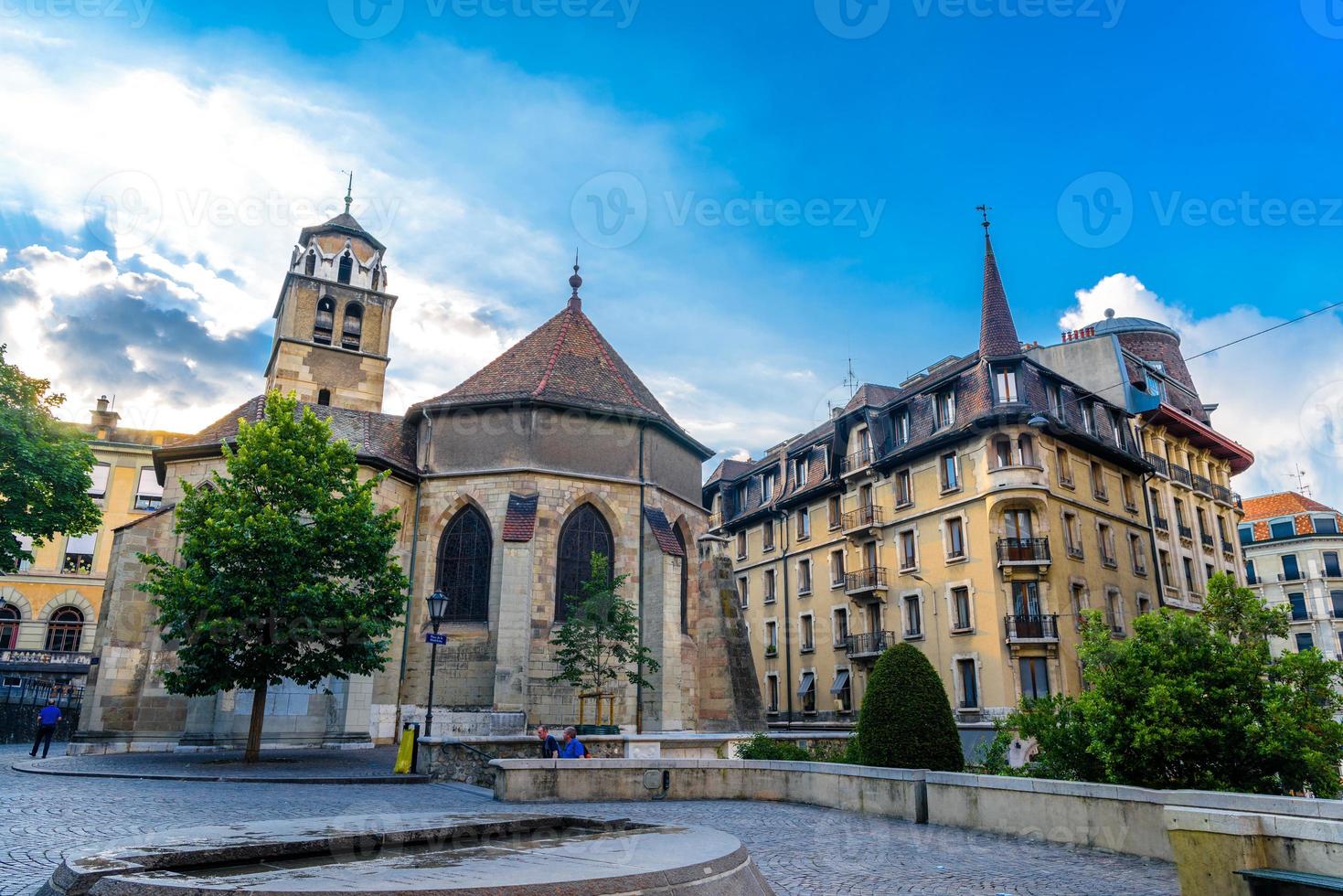 kathedrale saint st pierre im zentrum von genf, schweiz foto