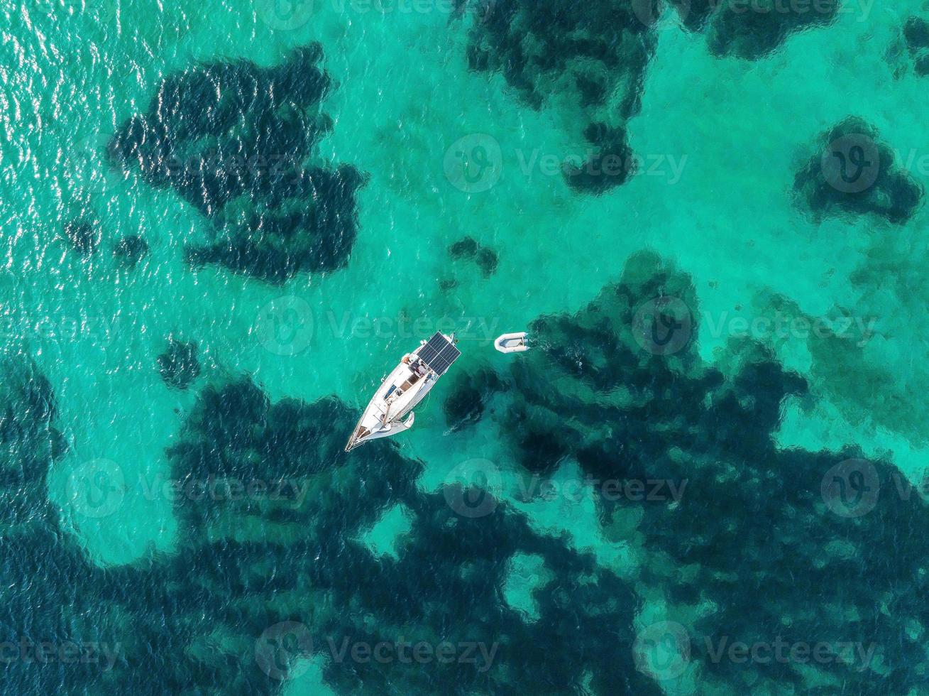 schöne bucht mit segelbooten yacht, mallorca, spanien. foto