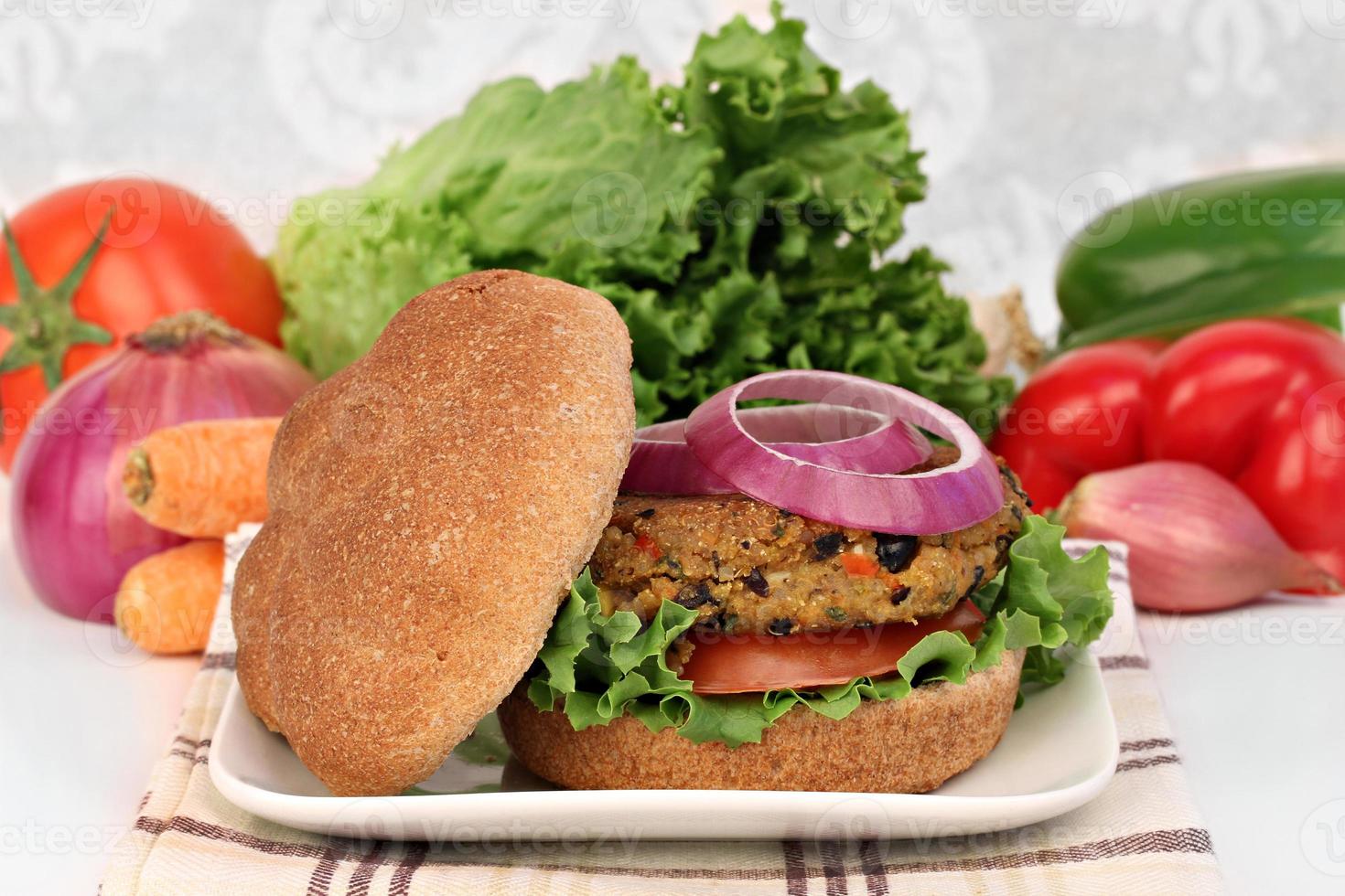 Vegetarischer Burger mit schwarzen Bohnen foto