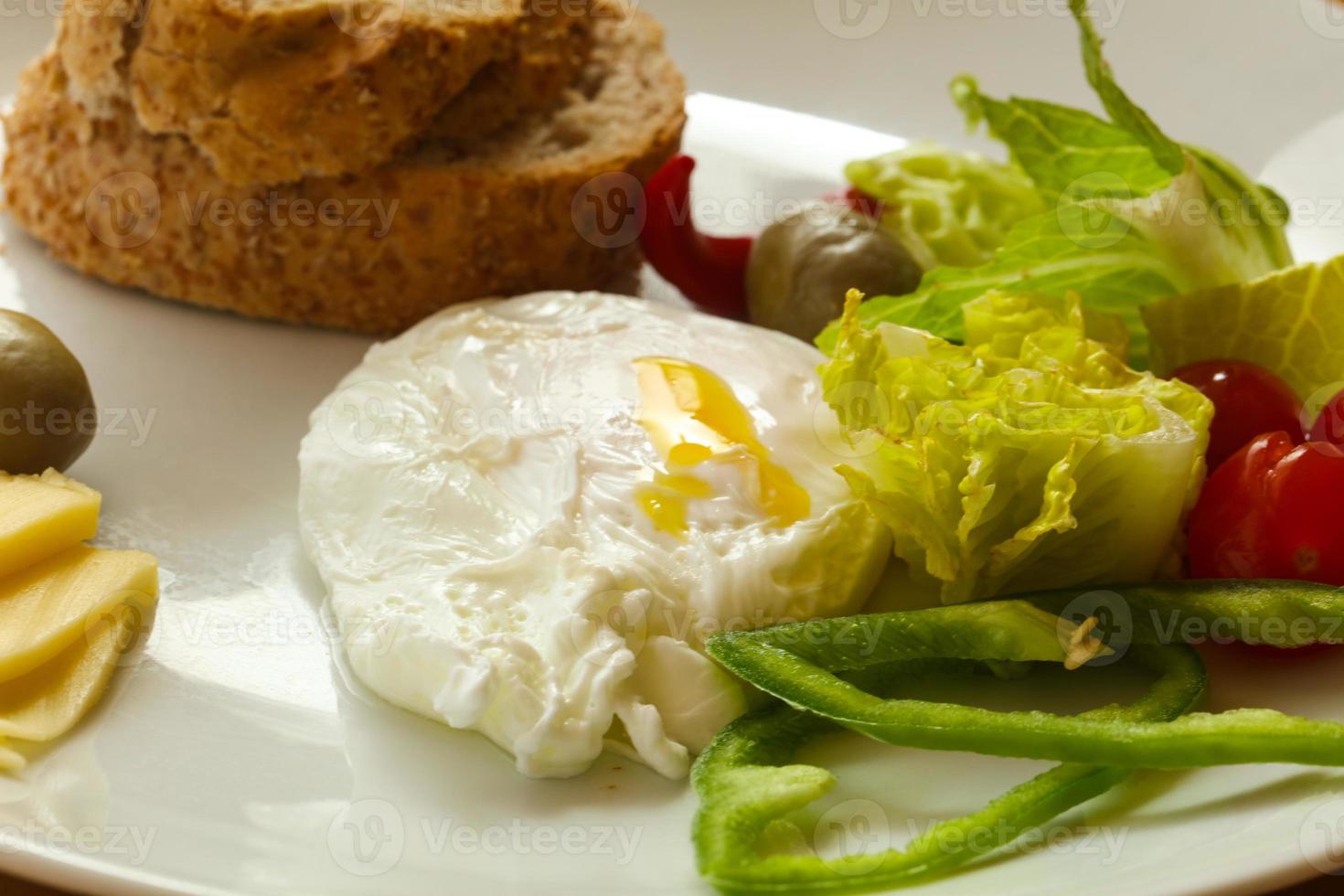 benedict ei mit brot und käse foto