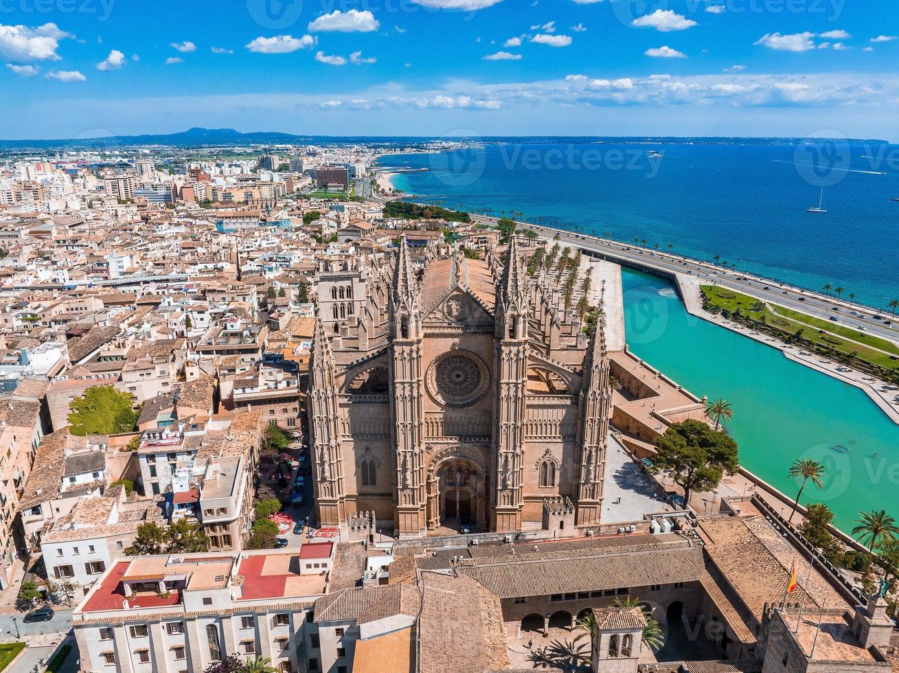 gotische mittelalterliche kathedrale von palma de mallorca in spanien foto