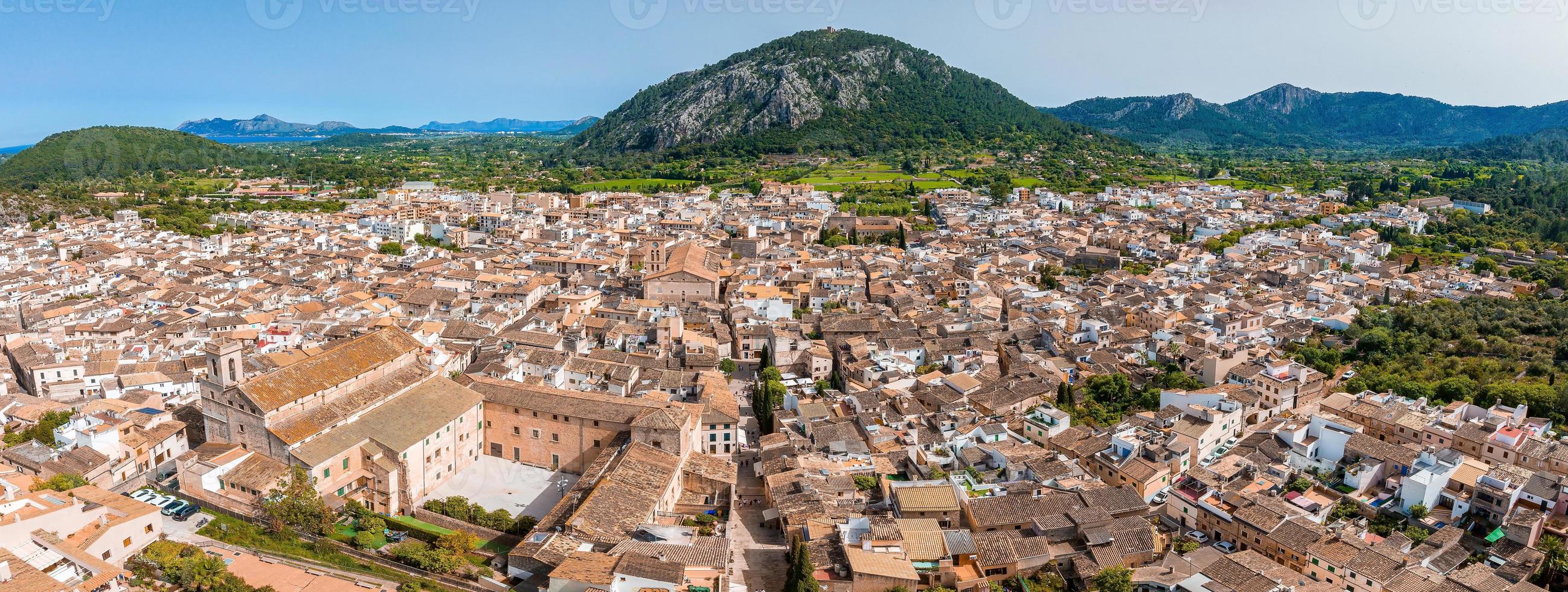 luftaufnahme von pollenca, mallorca, spanien. foto