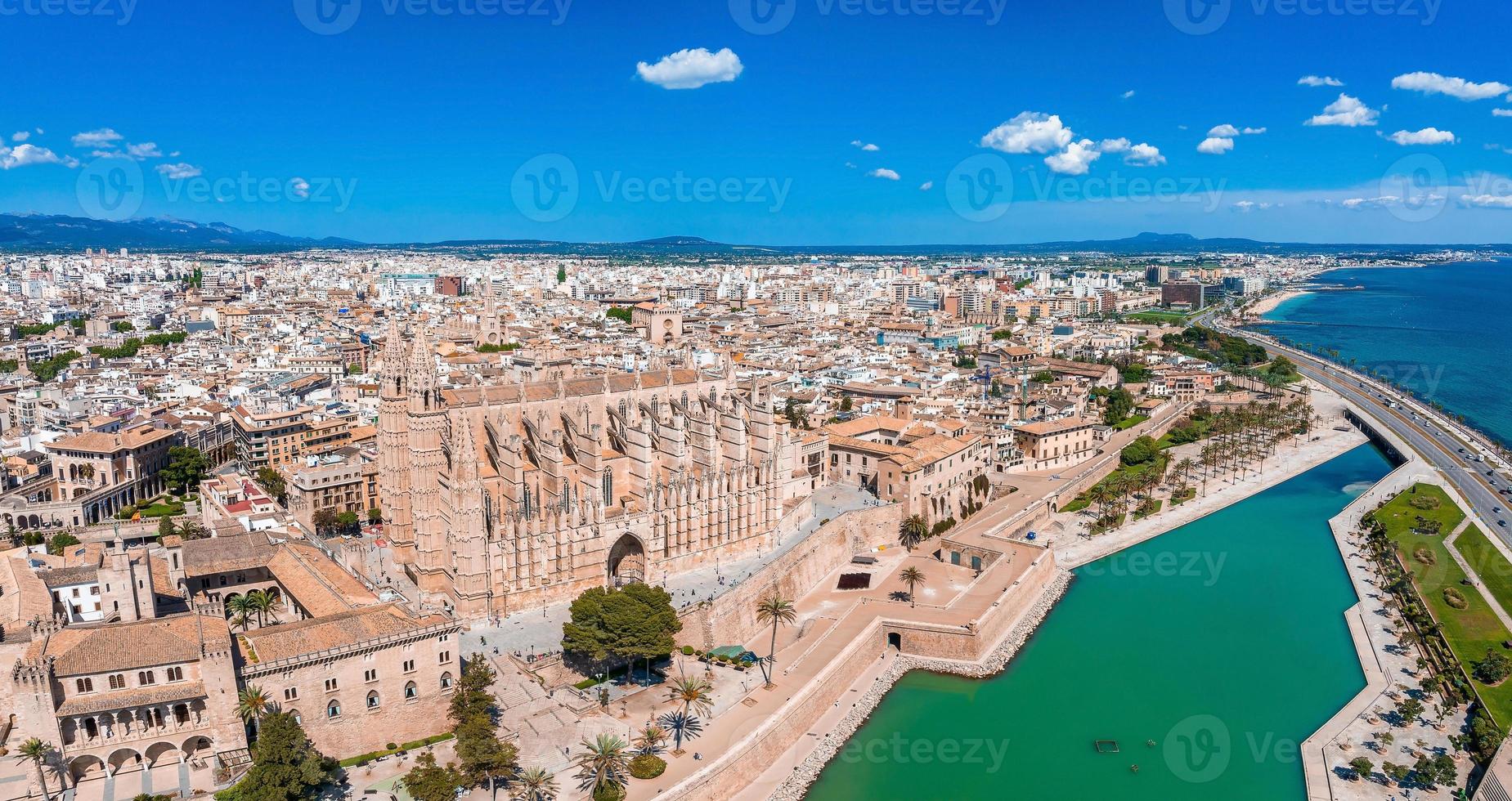 gotische mittelalterliche kathedrale von palma de mallorca in spanien foto