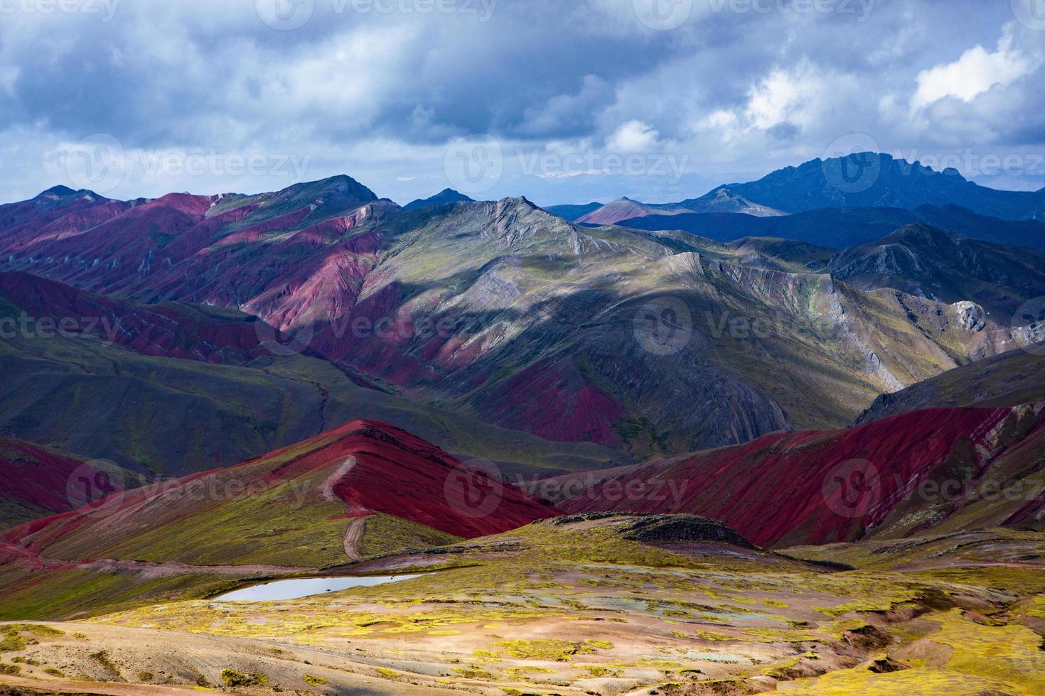 Die Anden, Anden oder Anden sind die längste kontinentale Gebirgskette der Welt. schöne berglandschaft in peru foto