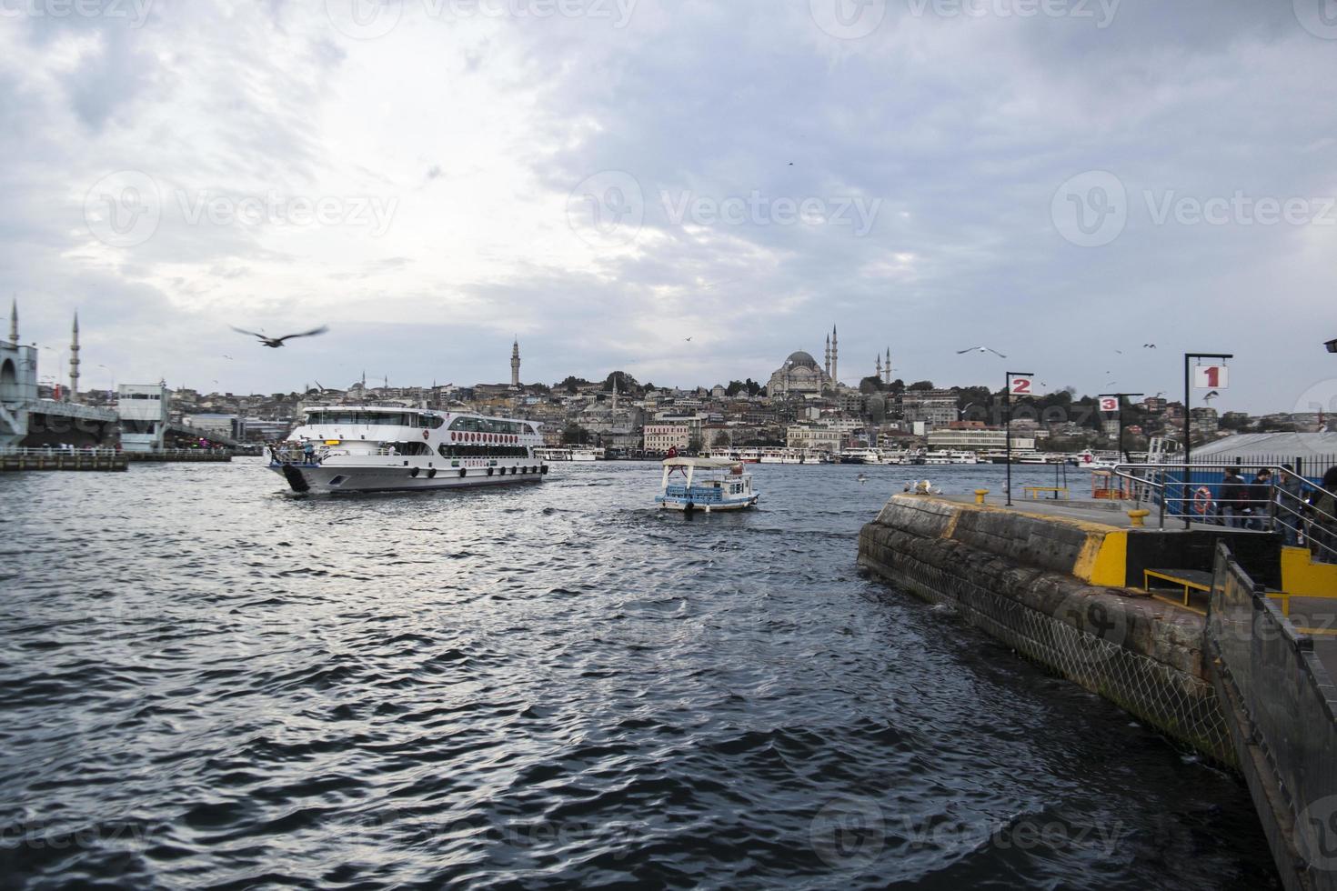 Seeverkehr in Istanbul, Bosporus foto