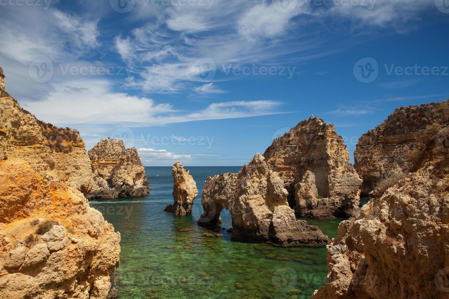 berühmte Klippen von Ponta de Piedade, Lagos, Algarve, Portugal foto