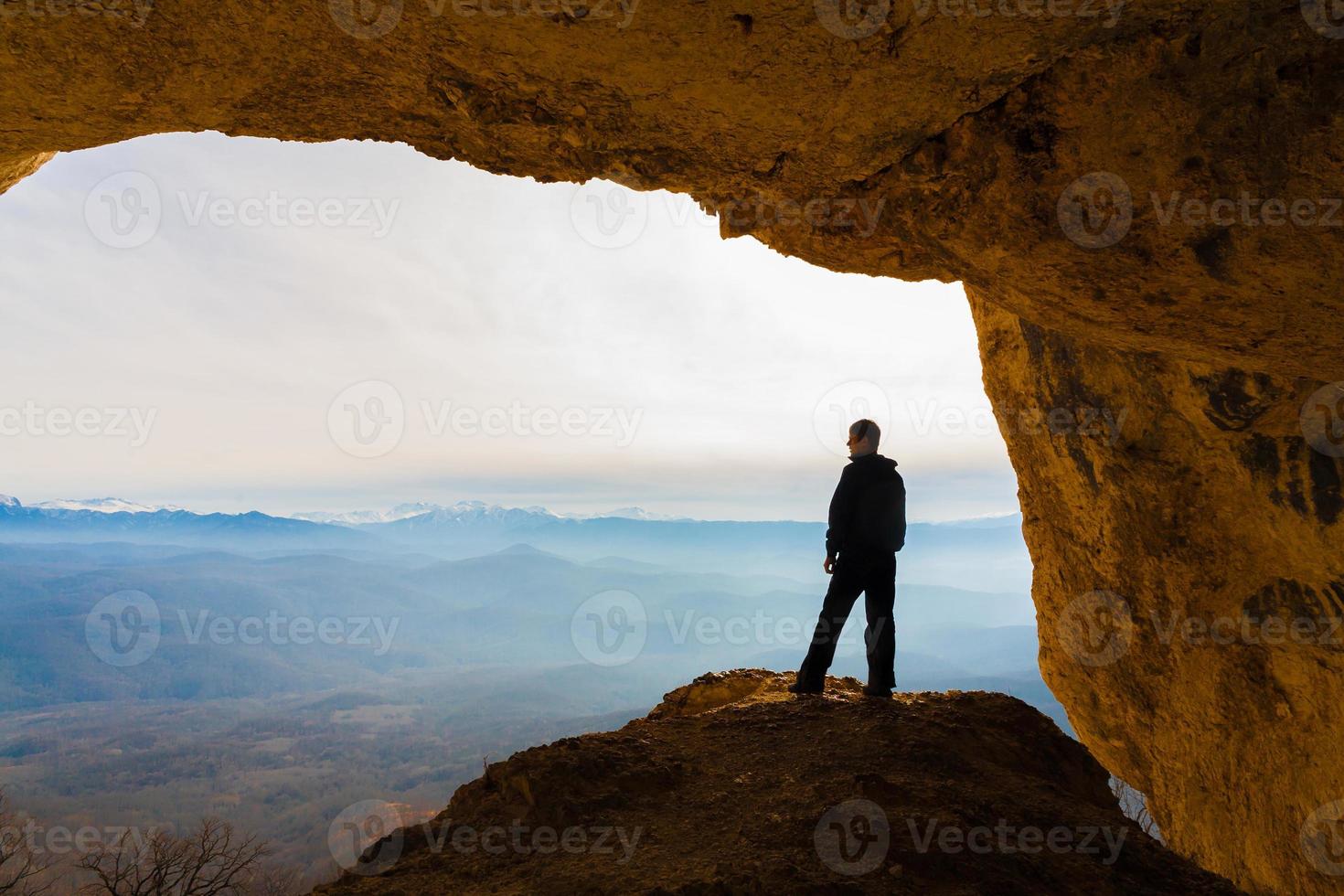 Mann Großsegel und Höhlen foto