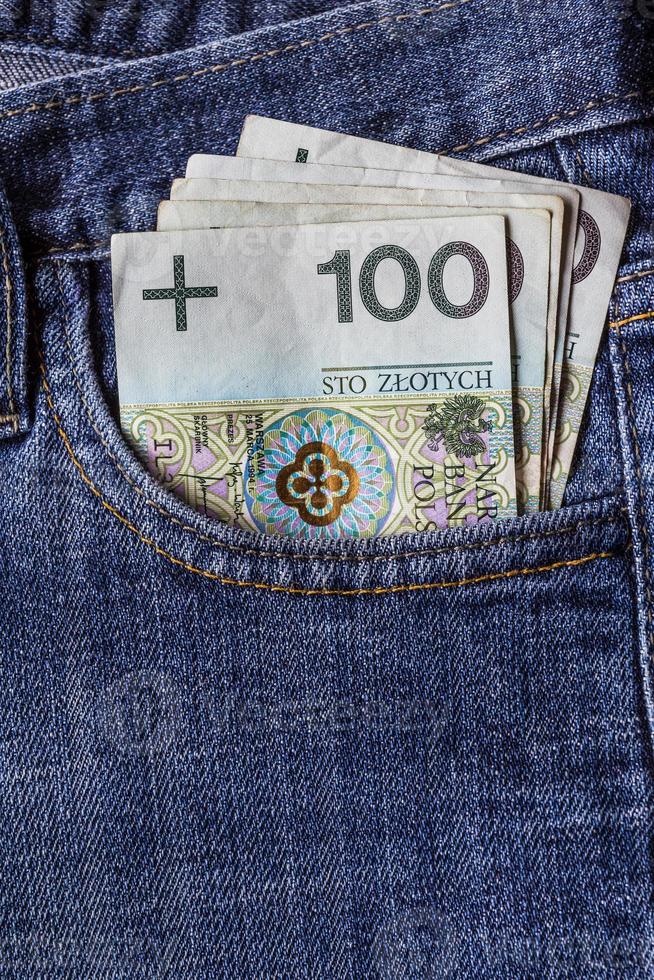 mehrere polnische Banknoten Jeanstasche foto