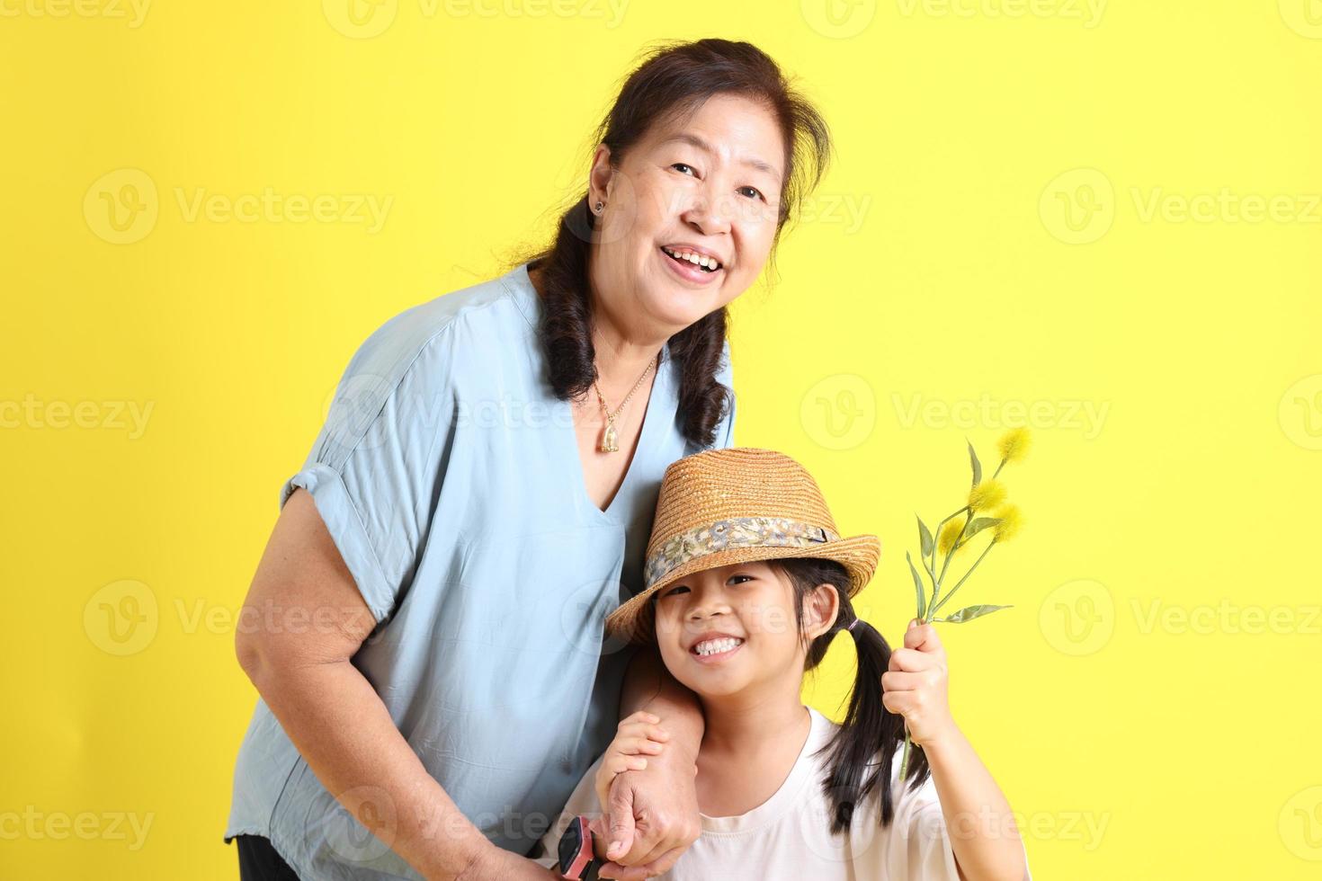 asiatische ältere Frau foto