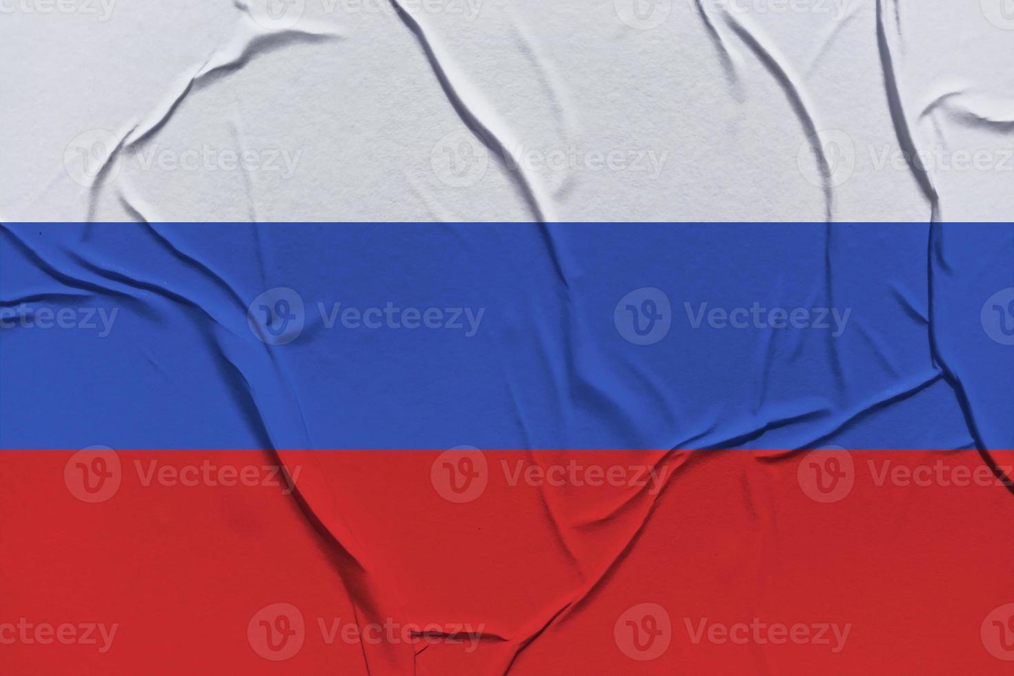 Russische Flagge aus zerknittertem Papier foto