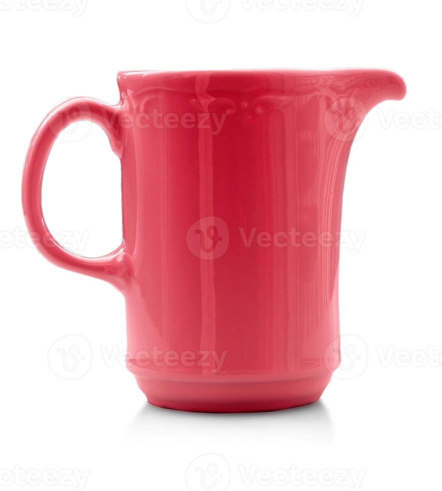 rote Tasse isoliert auf weißem Hintergrund mit Beschneidungspfad foto