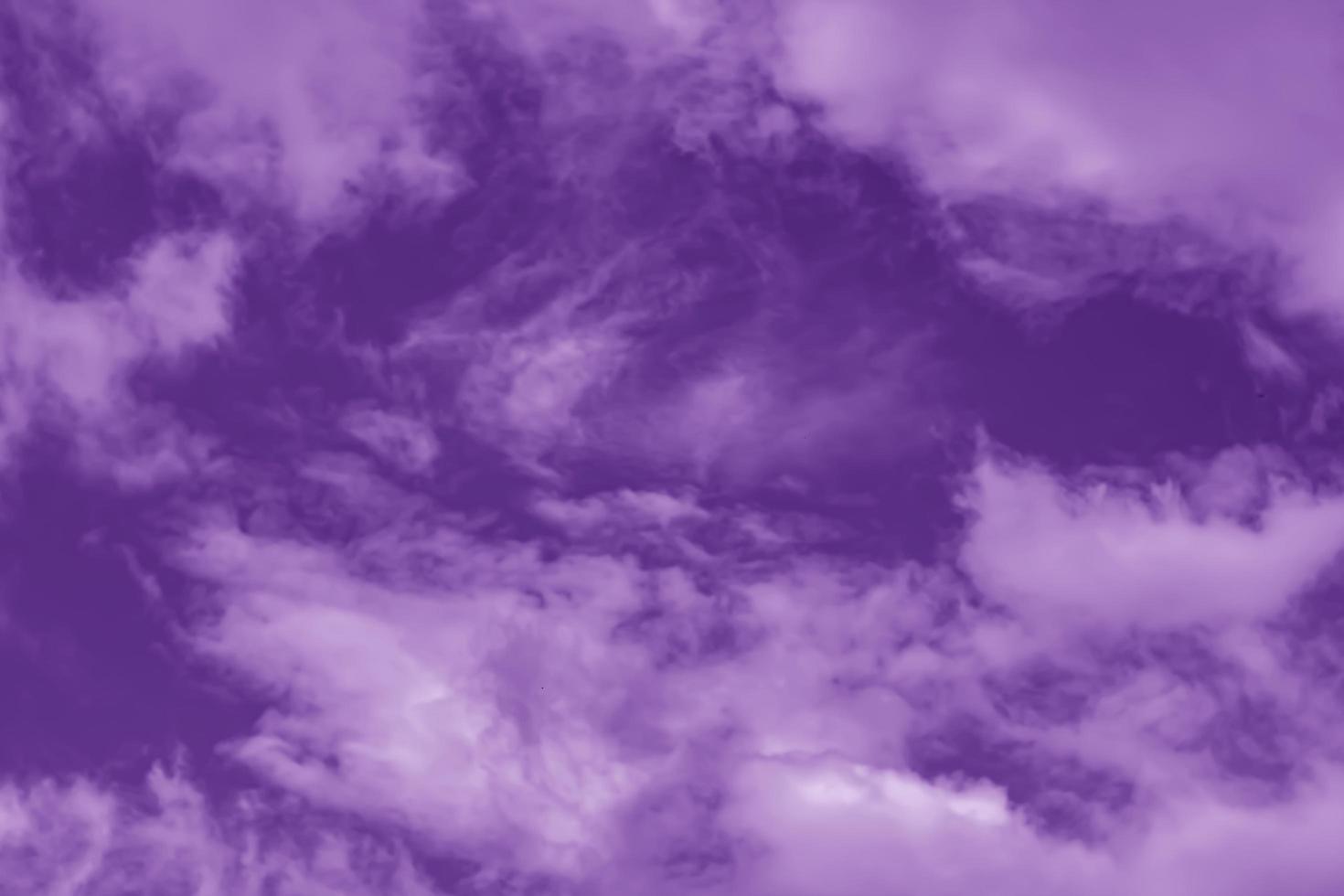 Wolken und purpurroter Himmelzusammenfassungshintergrund foto