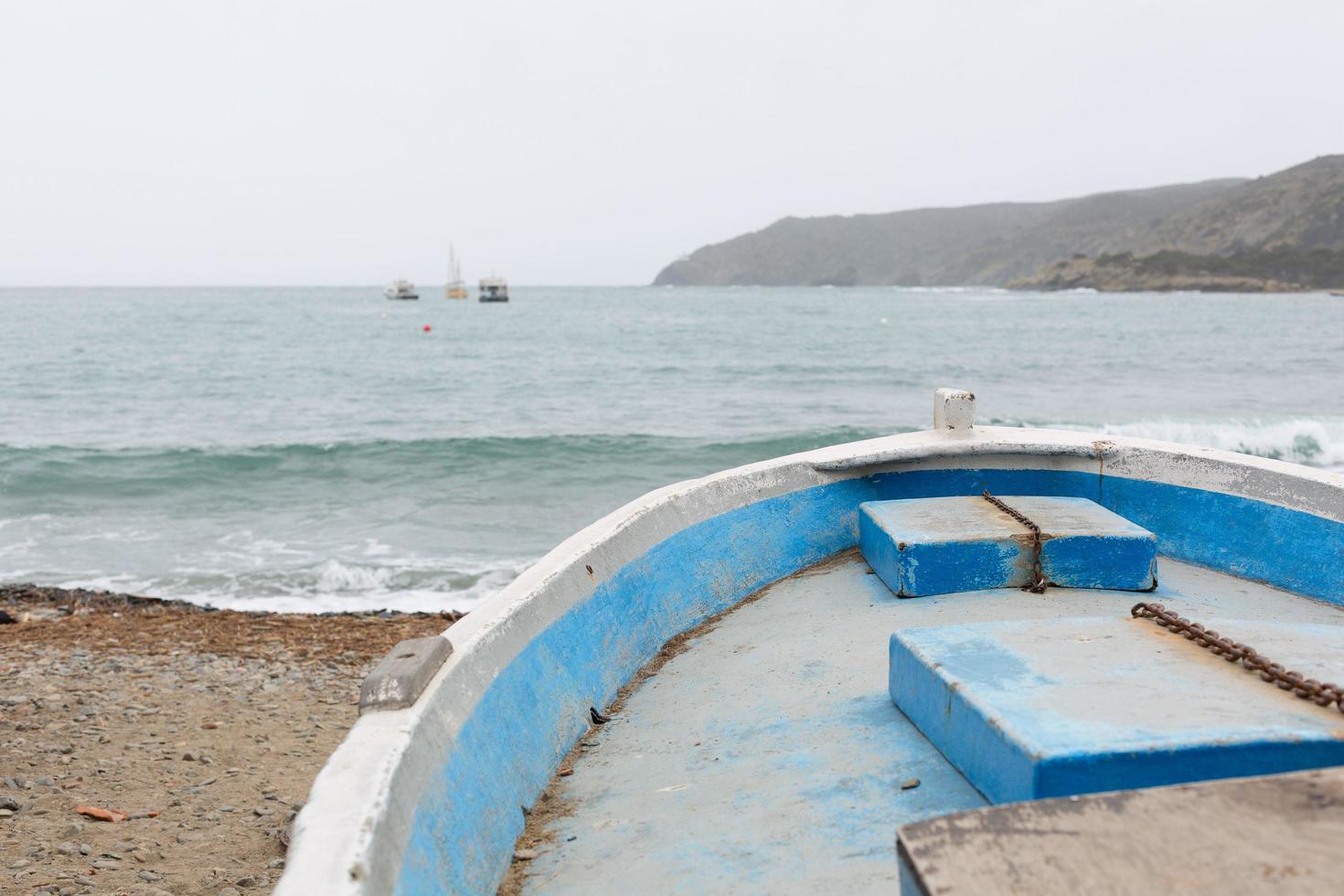 handwerkliches Fischerboot, lokale Fischerei, Küstenfischerei, Küstenfischerei foto