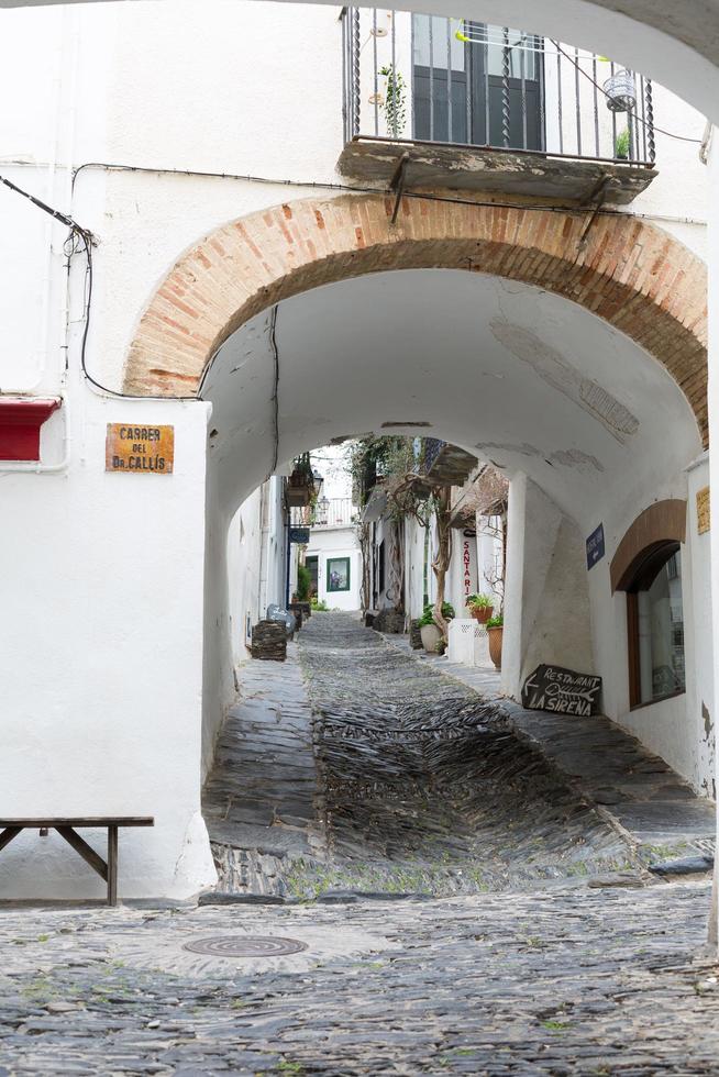 cadaques dorf im winter im norden von katalonien, spanien an der costa brava. foto