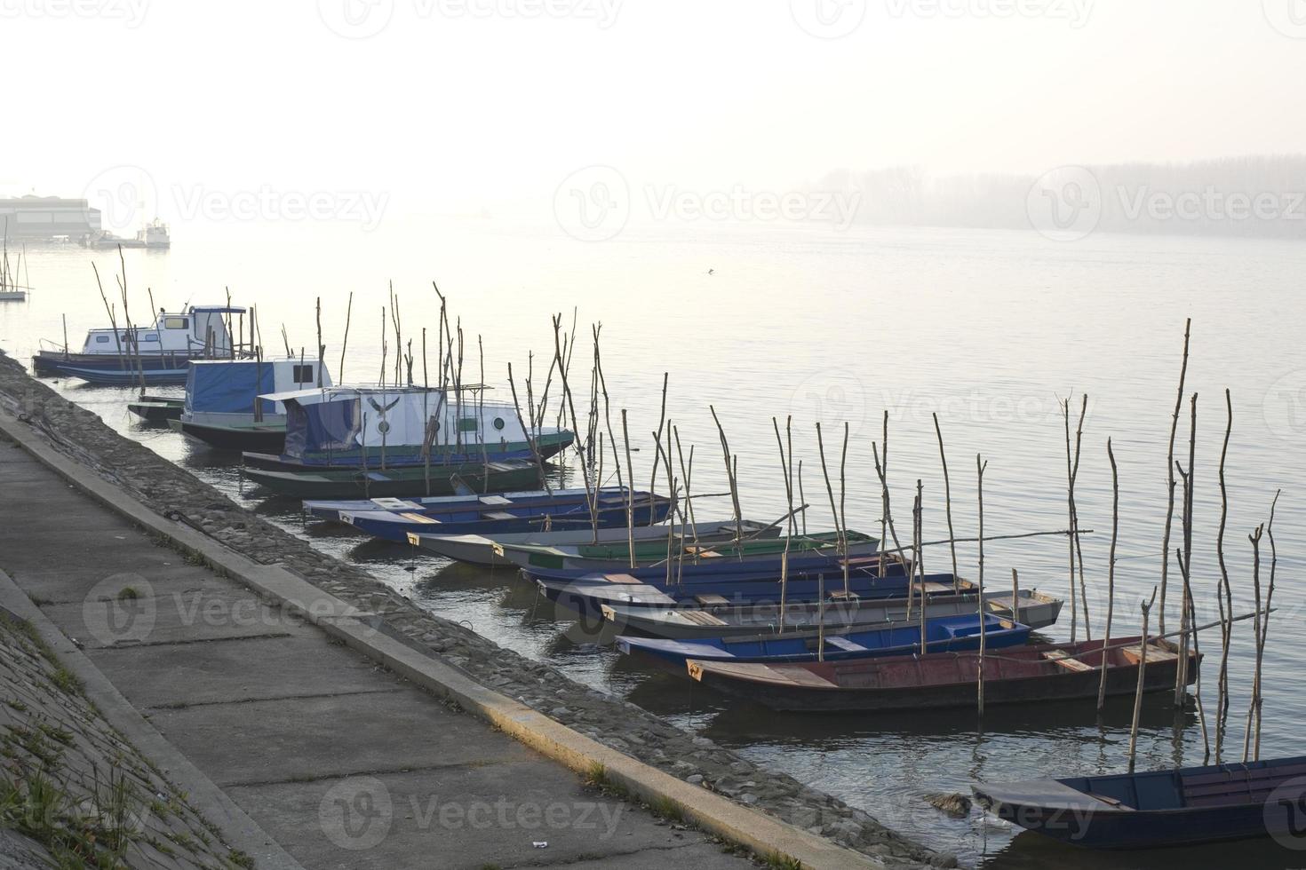 Fischerboote auf dem Fluss foto