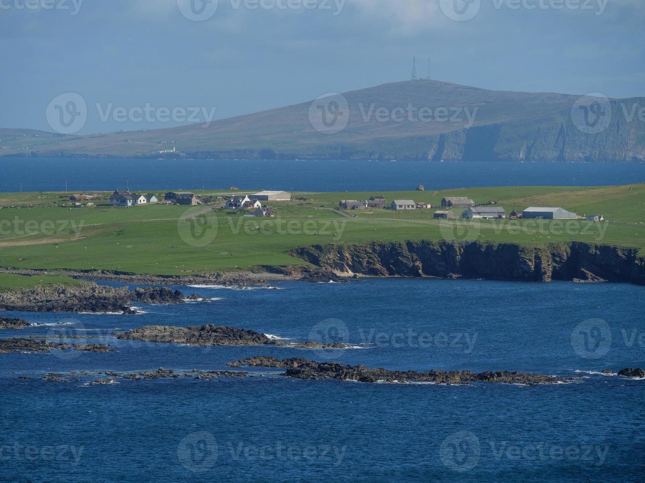 die shetlandinseln mit der stadt lerwick in schottland foto