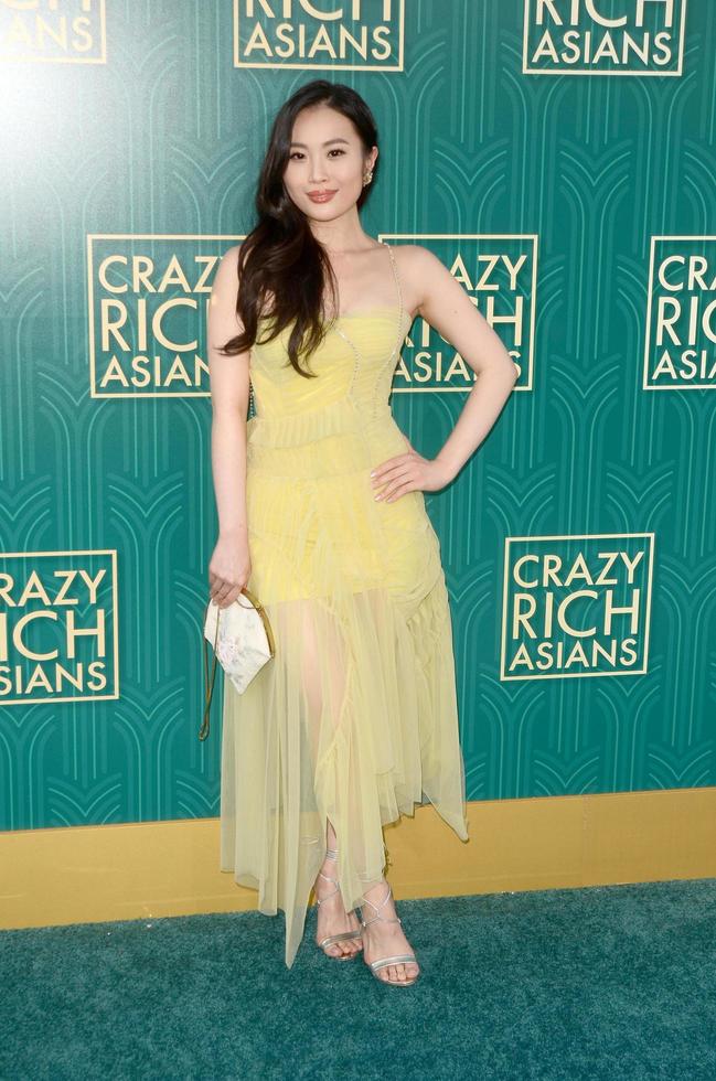 los angeles aug 7 - victoria loke bei the crazy rich asians premiere im tcl chinese theater imax am 7. august 2018 in los angeles, ca foto