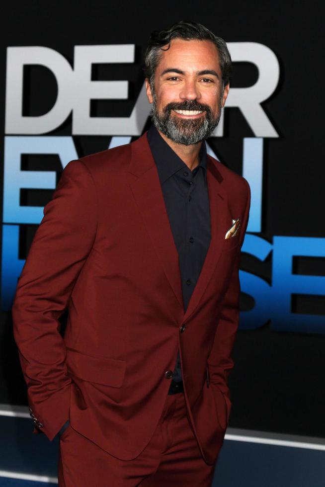 Los Angeles 22.09.2021 - Danny Pino bei der Premiere von Dear Evan Hansen in der Disney Concert Hall am 22.09.2021 in Los Angeles, ca foto