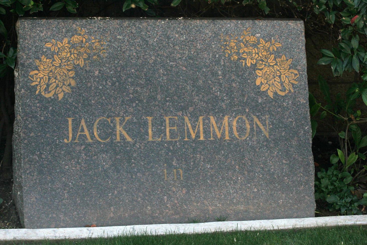 los angeles, jan 13 - jack lemmon grab bei david ozzie nelsons gedenkfeier im pierce brothers westwood village memorial park und leichenhaus am 13. januar 2010 in westwood, ca foto