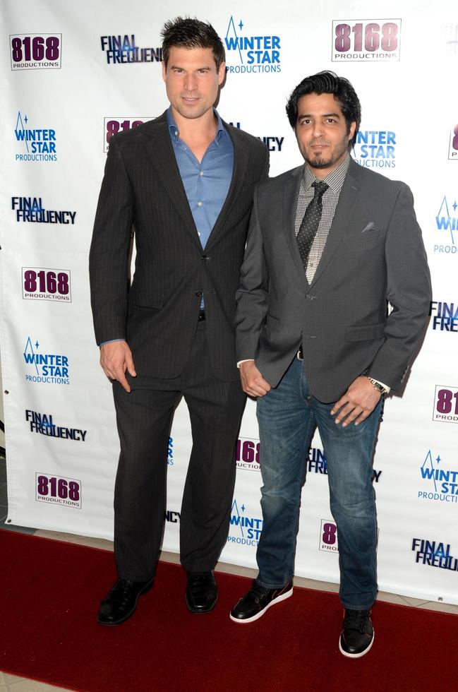 los angeles 11. august - josh murray, abhay walia beim letzten frequenzscreening und roter teppich im stadtzentrum von laemmle am 11. august 2021 in encino, ca foto